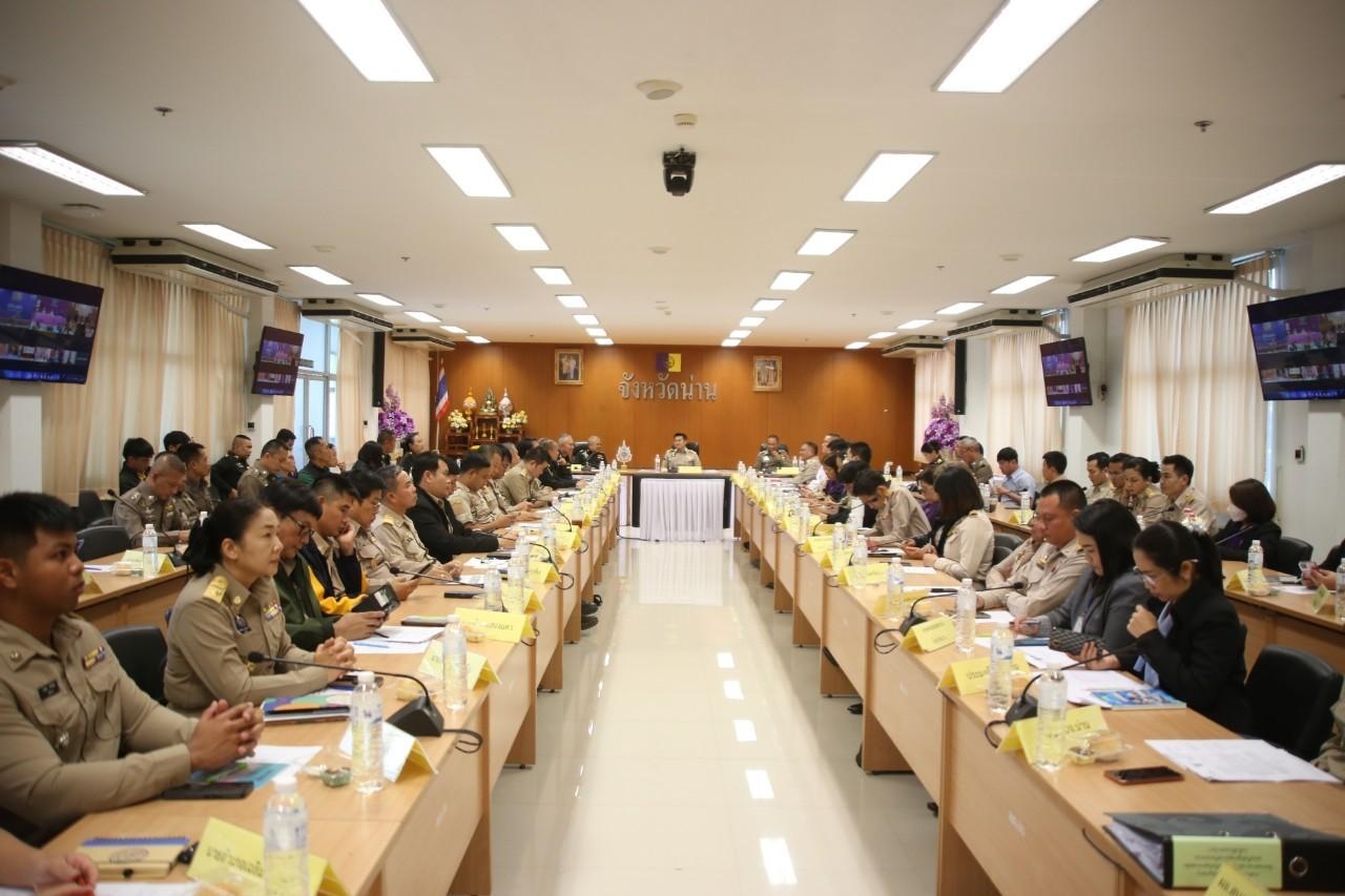 #น่านไม่เนิบ #NAN3FAST พช.น่าน ร่วมประชุมคณะกรรมการศูนย์อำนวยการป้องกันและปราบปรามยาเสพติดจังหวัดน่าน เร่งบูรณาการแก้ปัญหายาเสพติด ช่วยผู้ผ่านการบำบัดคืนสู่สังคม