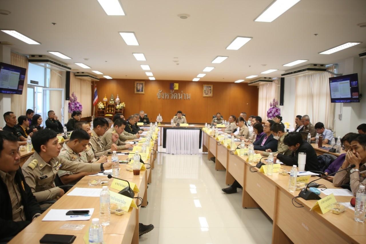 #น่านไม่เนิบ #NAN3FAST พช.น่าน ร่วมประชุมคณะกรรมการศูนย์อำนวยการป้องกันและปราบปรามยาเสพติดจังหวัดน่าน เร่งบูรณาการแก้ปัญหายาเสพติด ช่วยผู้ผ่านการบำบัดคืนสู่สังคม