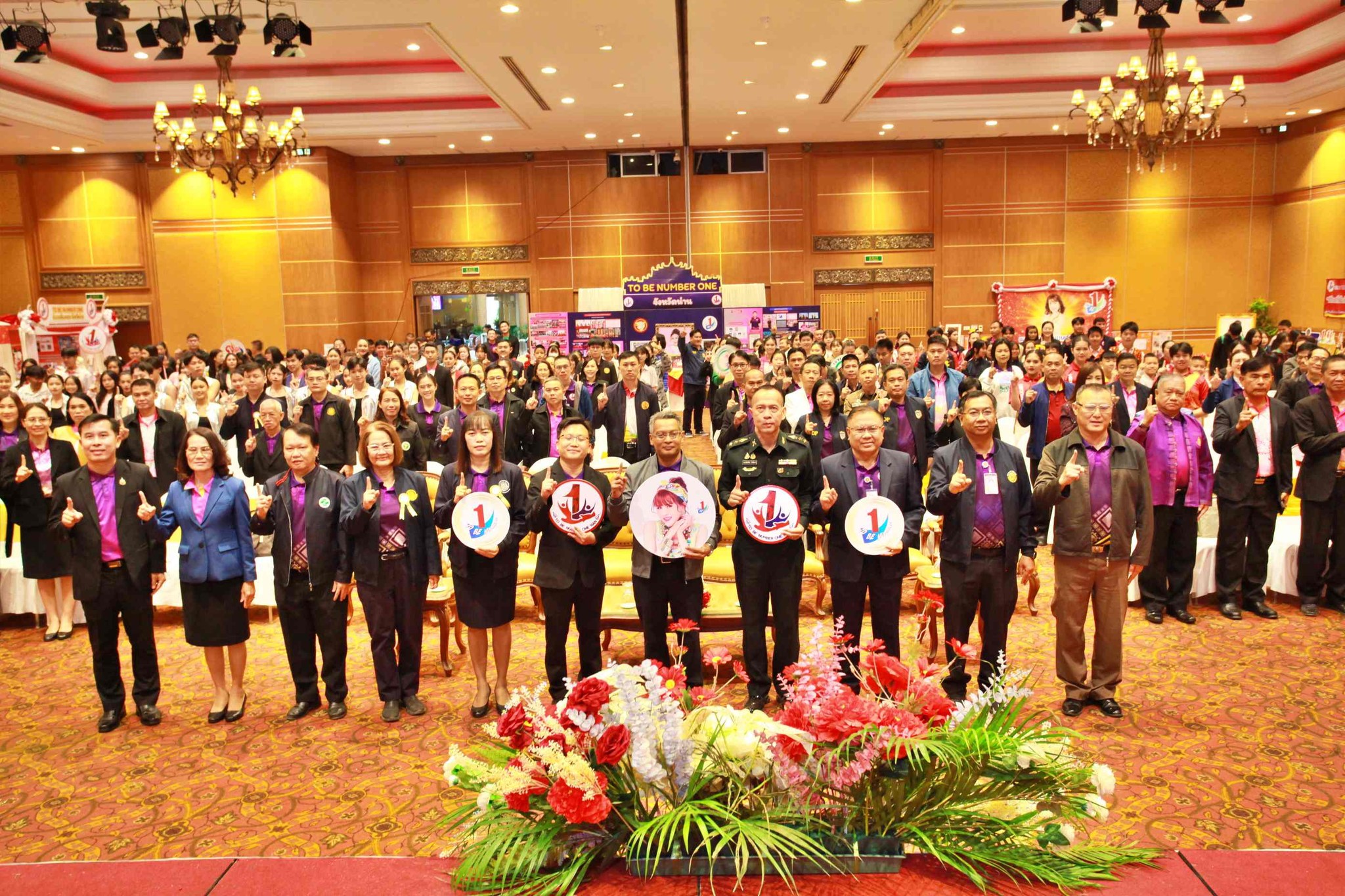 #น่านไม่เนิบ #NAN3FAST พช.น่าน ร่วมกิจกรรมนำเสนอผลการดำเนินงานอำเภอและชมรม TO BE NUMBER ONE ประจำปี 2568 คัดเลือกตัวแทนแต่ละประเภท สู่การประกวดระดับภาคเหนือ