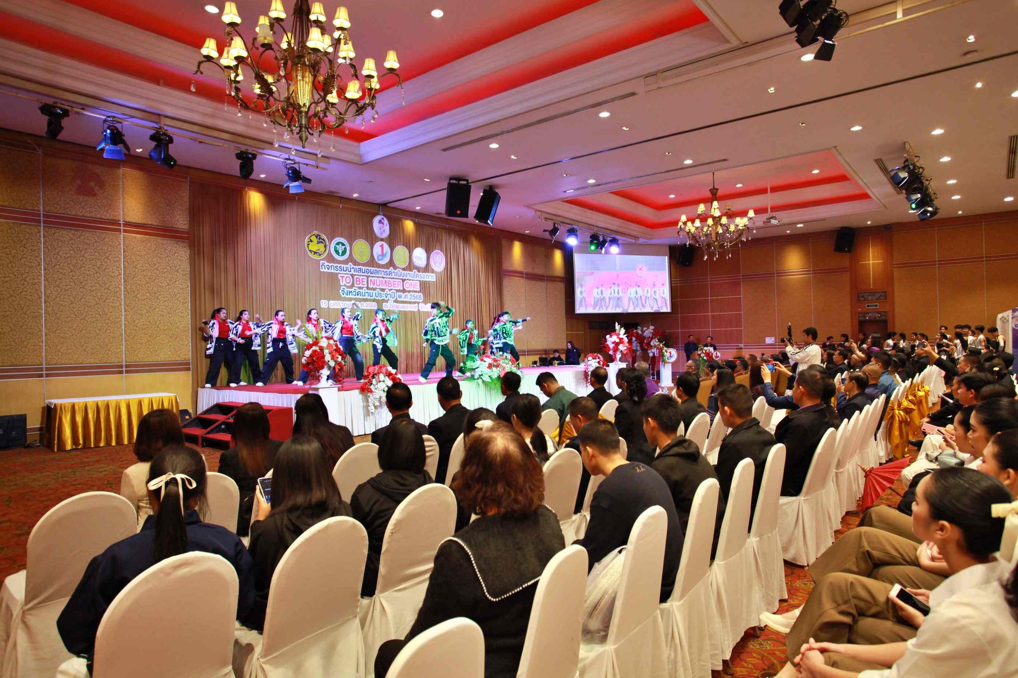 #น่านไม่เนิบ #NAN3FAST พช.น่าน ร่วมกิจกรรมนำเสนอผลการดำเนินงานอำเภอและชมรม TO BE NUMBER ONE ประจำปี 2568 คัดเลือกตัวแทนแต่ละประเภท สู่การประกวดระดับภาคเหนือ