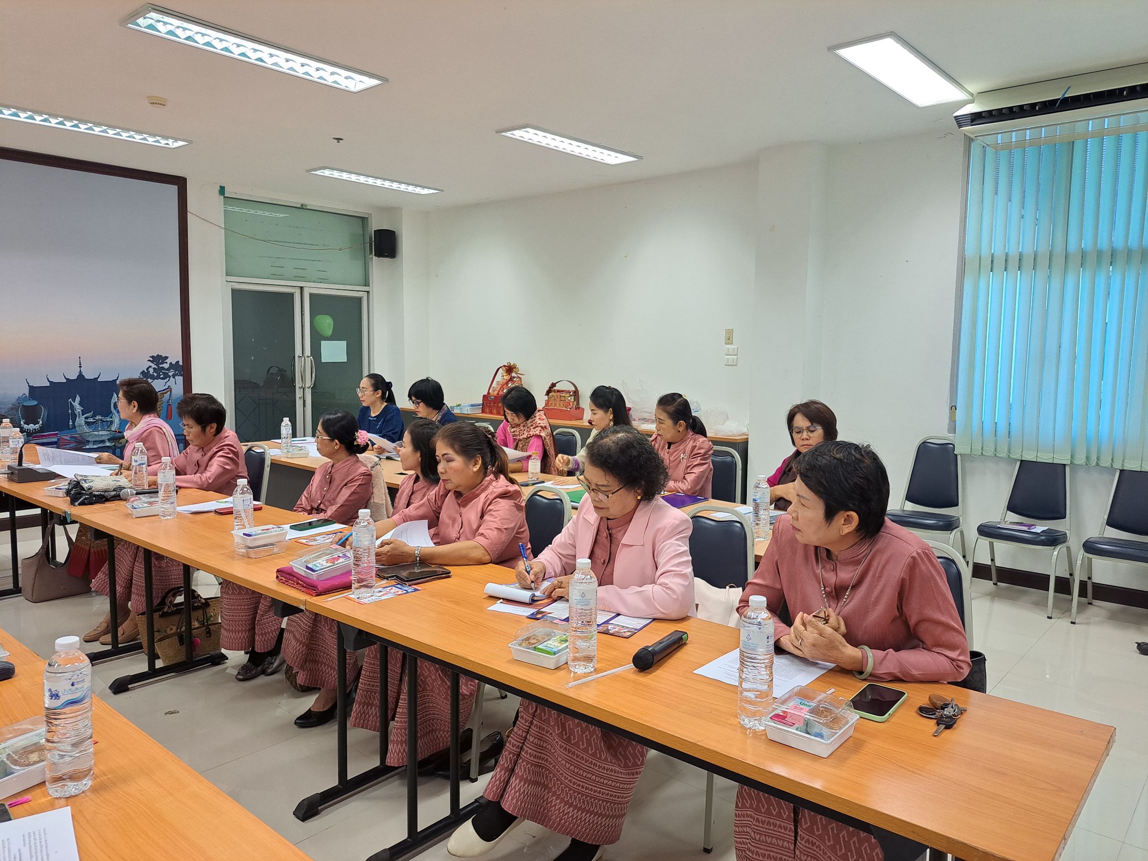 #น่านไม่เนิบ #NAN3FAST พัฒนาชุมชนน่าน ประชุมคณะกรรมการพัฒนาสตรีจังหวัด วางแผนขับเคลื่อนงานองค์กรสตรีปี 2568