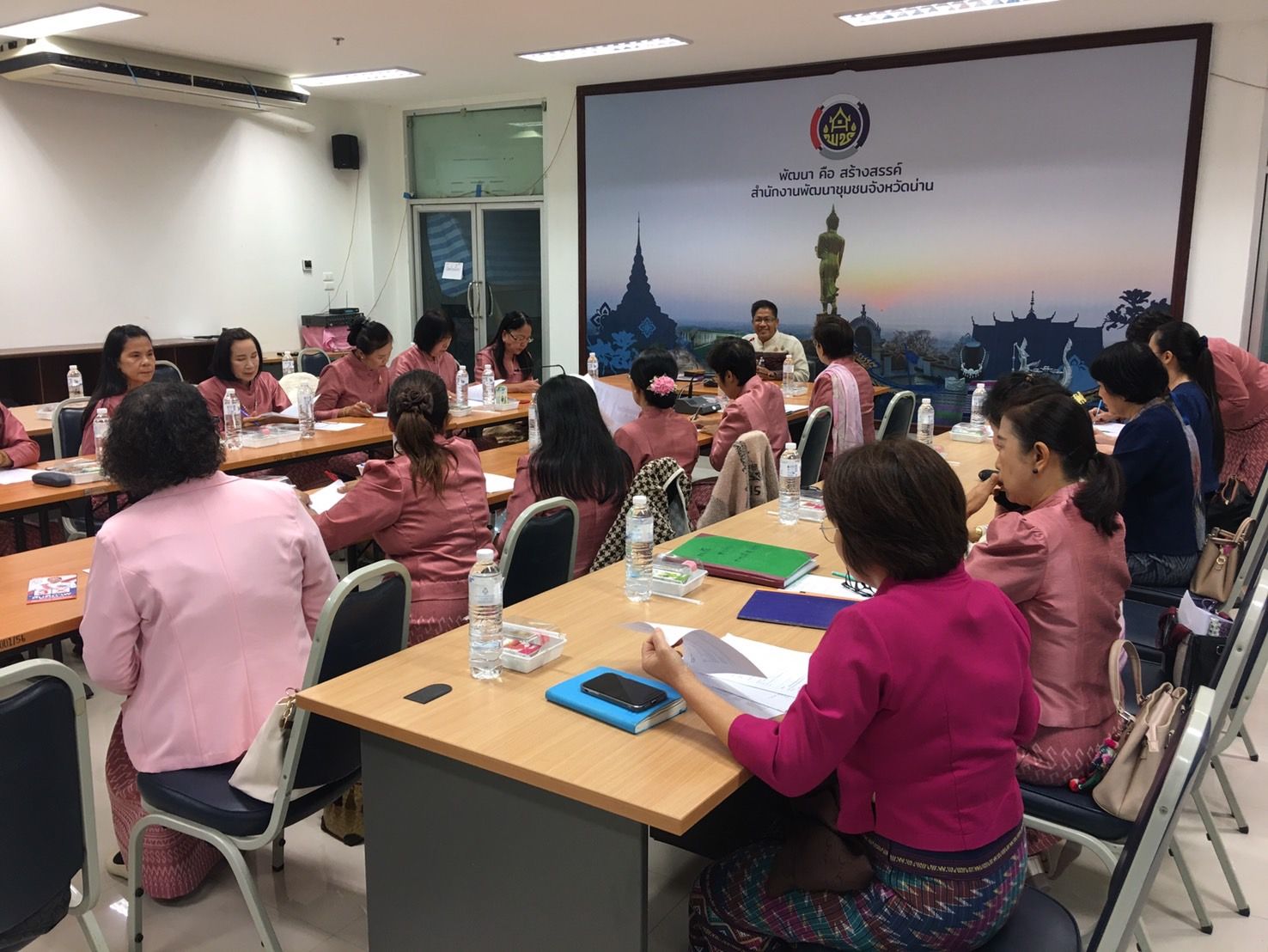 #น่านไม่เนิบ #NAN3FAST พัฒนาชุมชนน่าน ประชุมคณะกรรมการพัฒนาสตรีจังหวัด วางแผนขับเคลื่อนงานองค์กรสตรีปี 2568