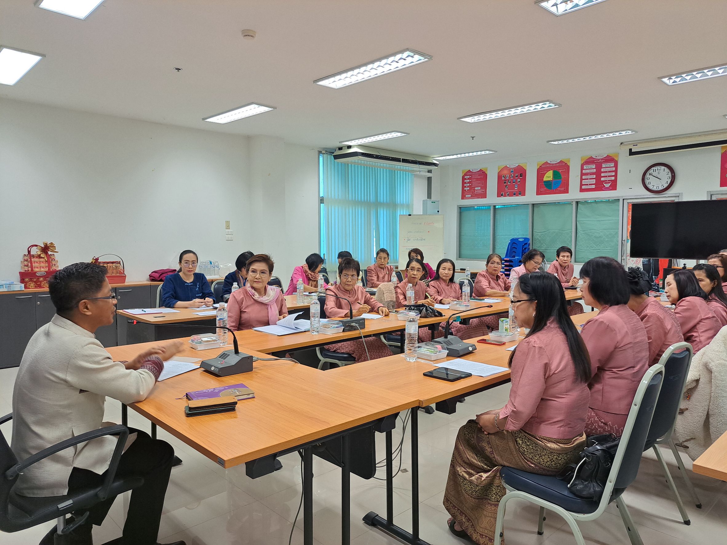 #น่านไม่เนิบ #NAN3FAST พัฒนาชุมชนน่าน ประชุมคณะกรรมการพัฒนาสตรีจังหวัด วางแผนขับเคลื่อนงานองค์กรสตรีปี 2568