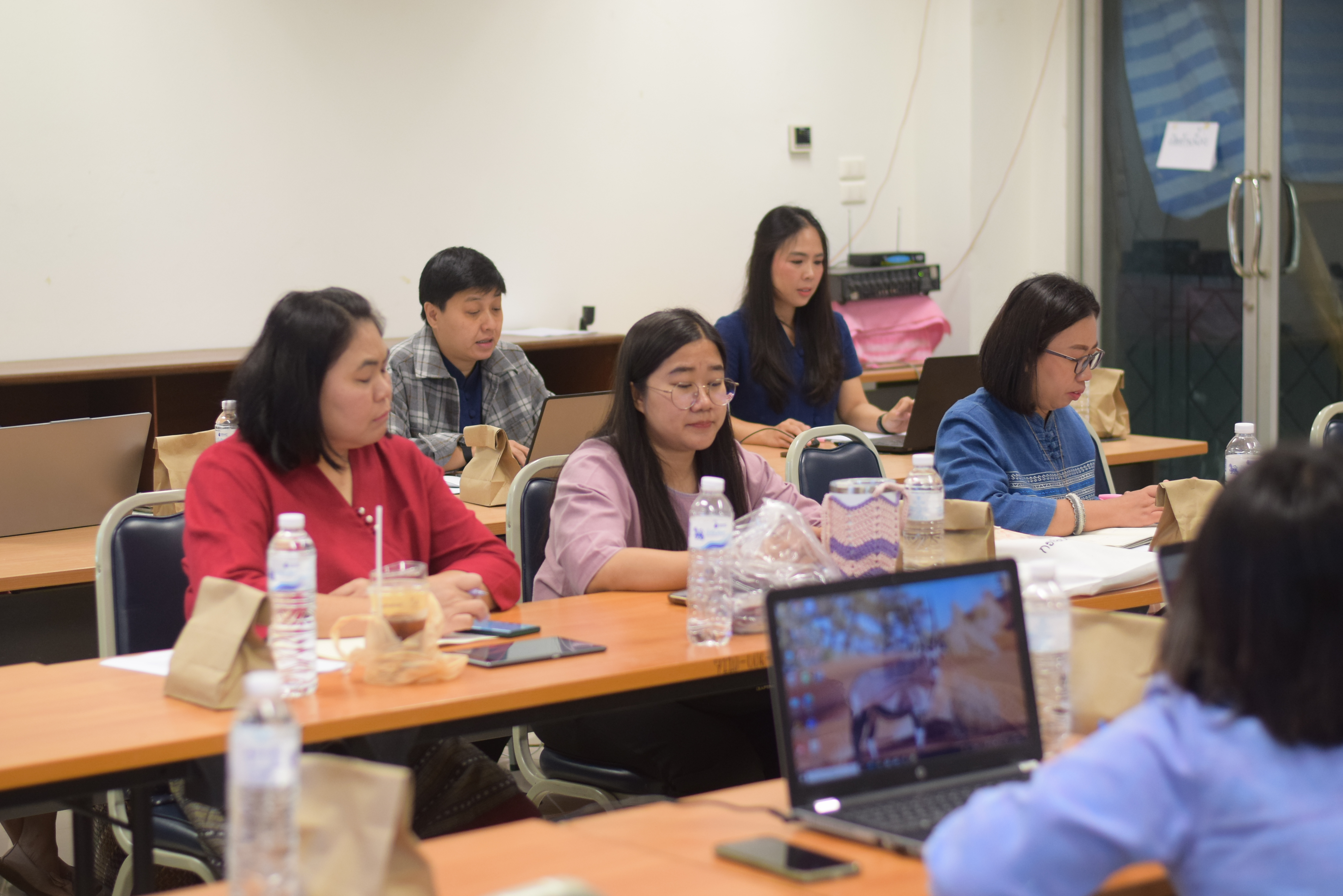 #น่านไม่เนิบ #NAN3FAST พช.น่าน ประชุมคณะทำงานขับเคลื่อนโครงการ พช.น่าน สำนักงานดิจิทัล 4.0 มุ่งสู่เป้าหมาย “พช.น่านงานดี เทคโนโลยีเด่น เป็นองค์กรแห่งความผาสุก”