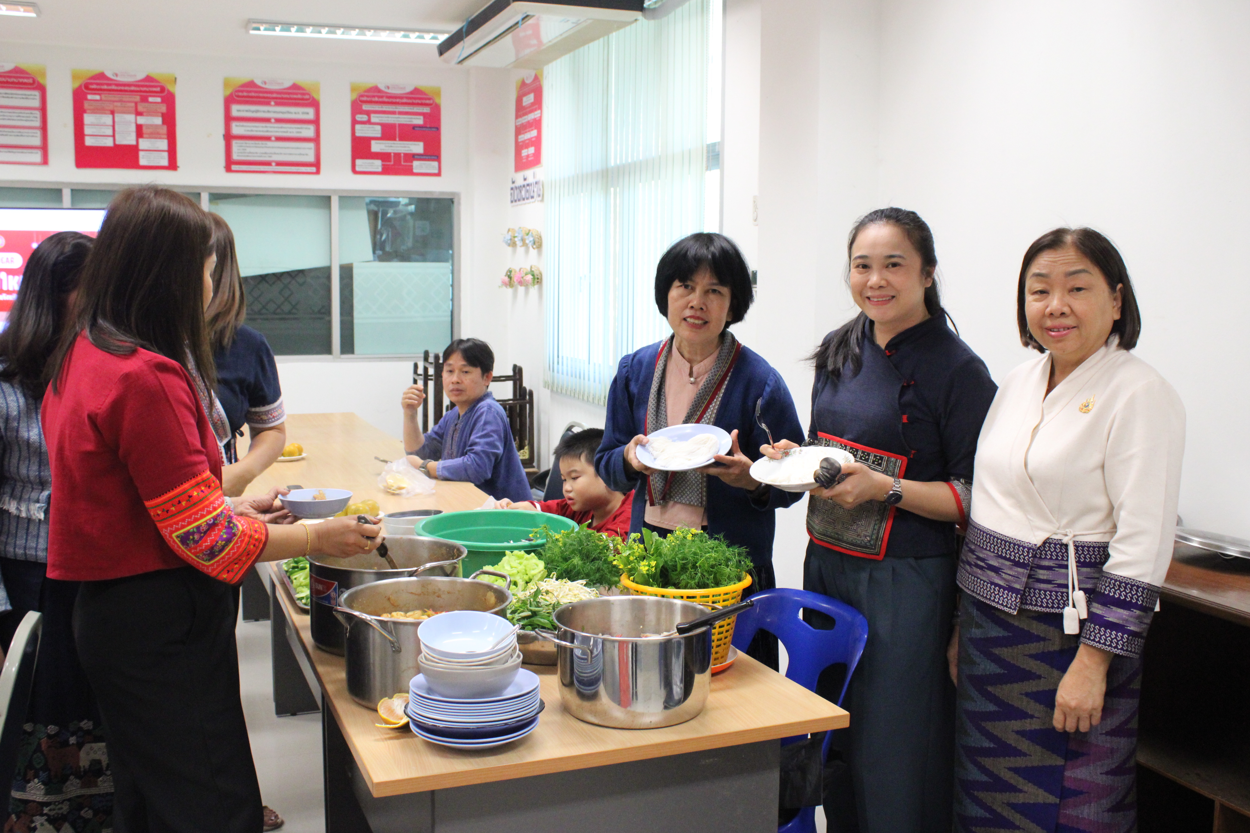 #น่านไม่เนิบ #NAN3FAST พช.น่าน จัดกิจกรรมแลกของขวัญ สานสัมพันธ์ส่งท้ายปีเก่าต้อนรับปีใหม่ 2568