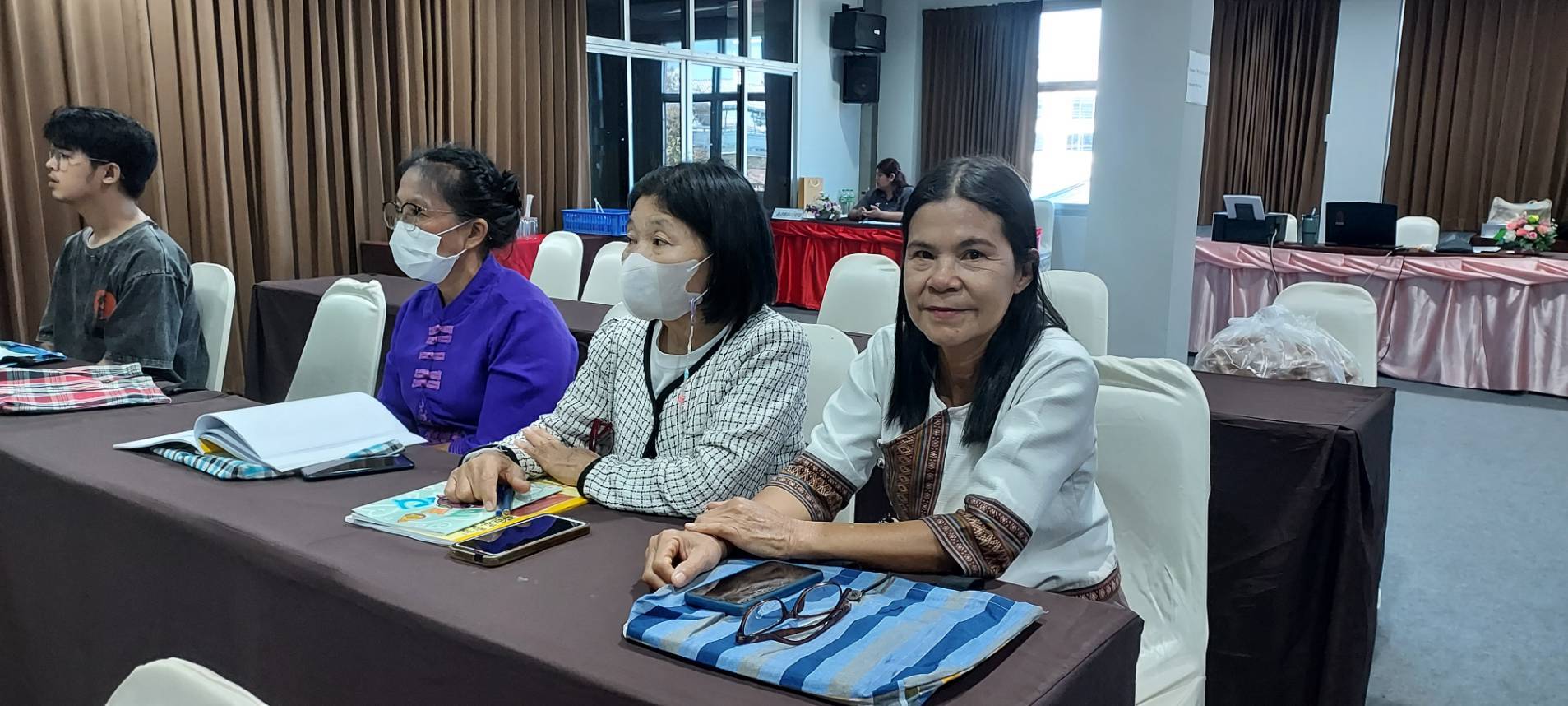 #น่านไม่เนิบ #NAN3FAST พัฒนาชุมชนน่านจัดประชุมเชิงปฏิบัติการยกระดับผลิตภัณฑ์ OTOP กลุ่ม Quadrant D สู่มาตรฐานคุณภาพ