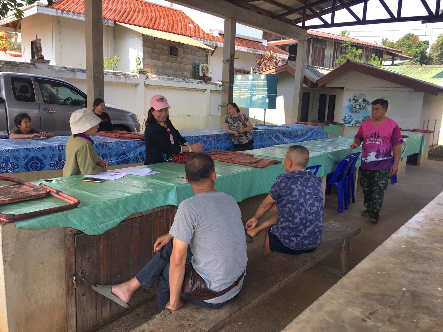 #น่านไม่เนิบ#NAN3FAST พช.น่าน ลงพื้นที่ติดตามโครงการตลาดนัดคนไทยยิ้มได้ ปี 2568 พัฒนาศักยภาพตลาด เชื่อมโยงการท่องเที่ยว เพิ่มช่องทางจำหน่ายสินค้าสัมมาชีพ ผลผลิตทางการเกษตร และผลิตภัณฑ์ OTOP