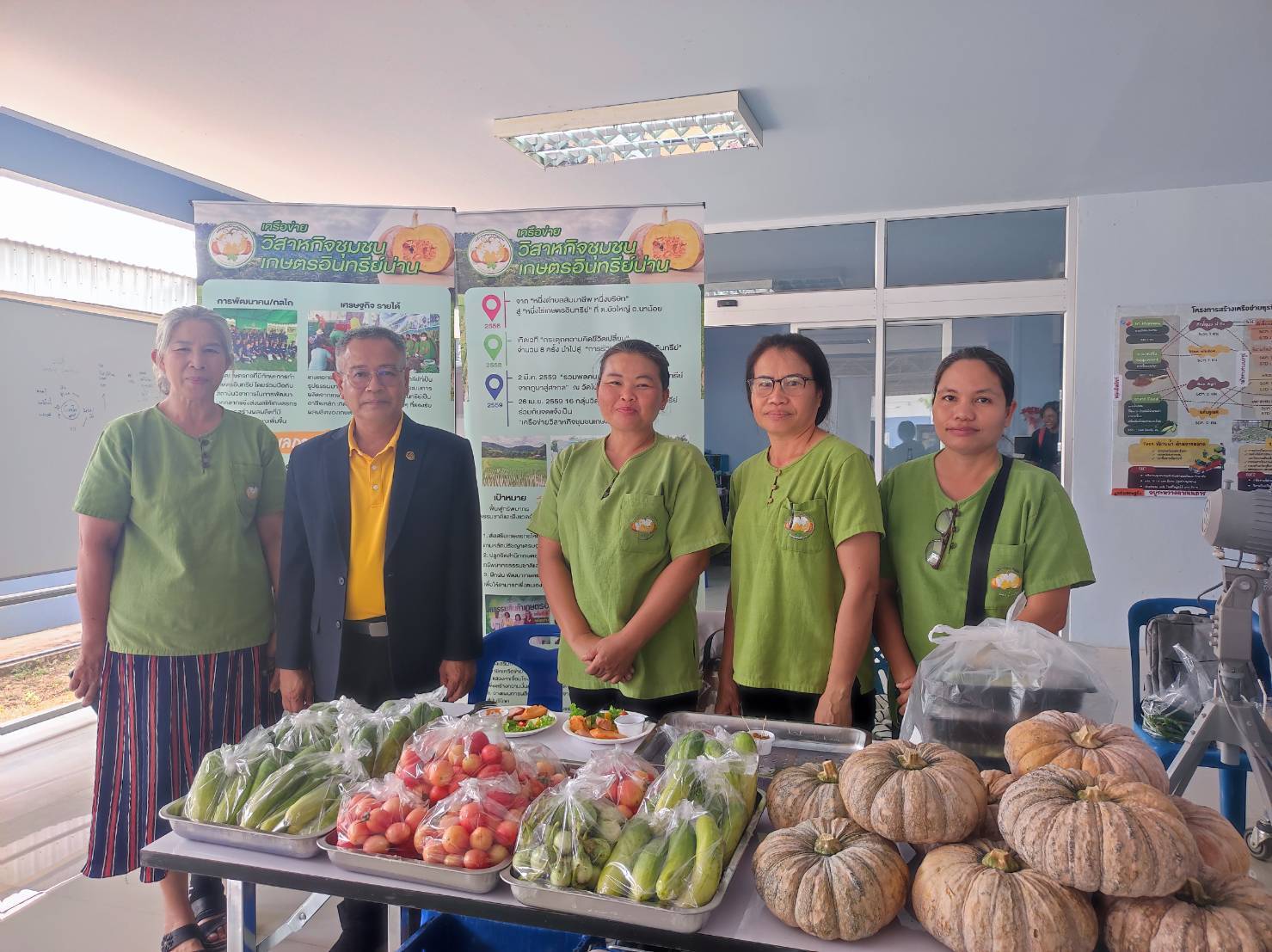 #น่านไม่เนิบ#NAN3FAST จังหวัดน่าน ร่วมกับ พช.น่าน จับมือภาคีเครือข่าย ขับเคลื่อนศูนย์กระจายสินค้านวัตกรรมเกษตรปลอดภัย ให้มีชีวิต