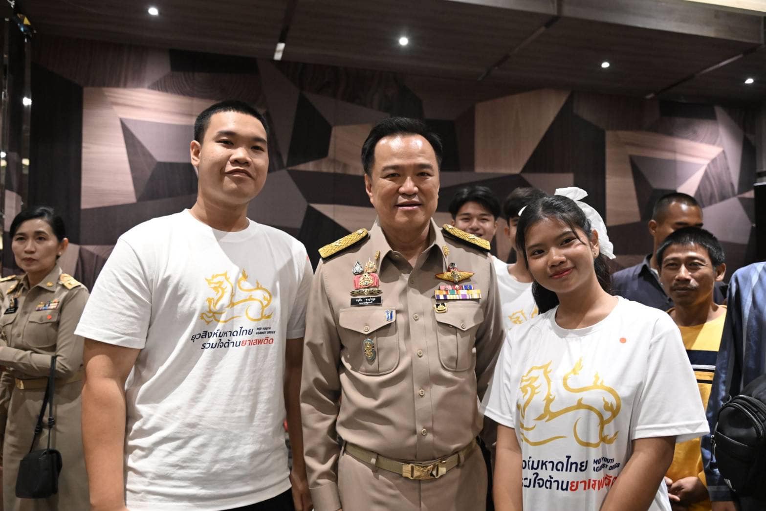 #น่านไม่เนิบ #NAN3FAST ผู้ว่าราชการจังหวัดน่าน นำทีมผู้บริหารจังหวัดน่าน เข้าร่วมประชุมมอบนโยบายการขับเคลื่อน​และแก้ไขปัญหายาเสพติด​ กระทรวงมหาดไทย