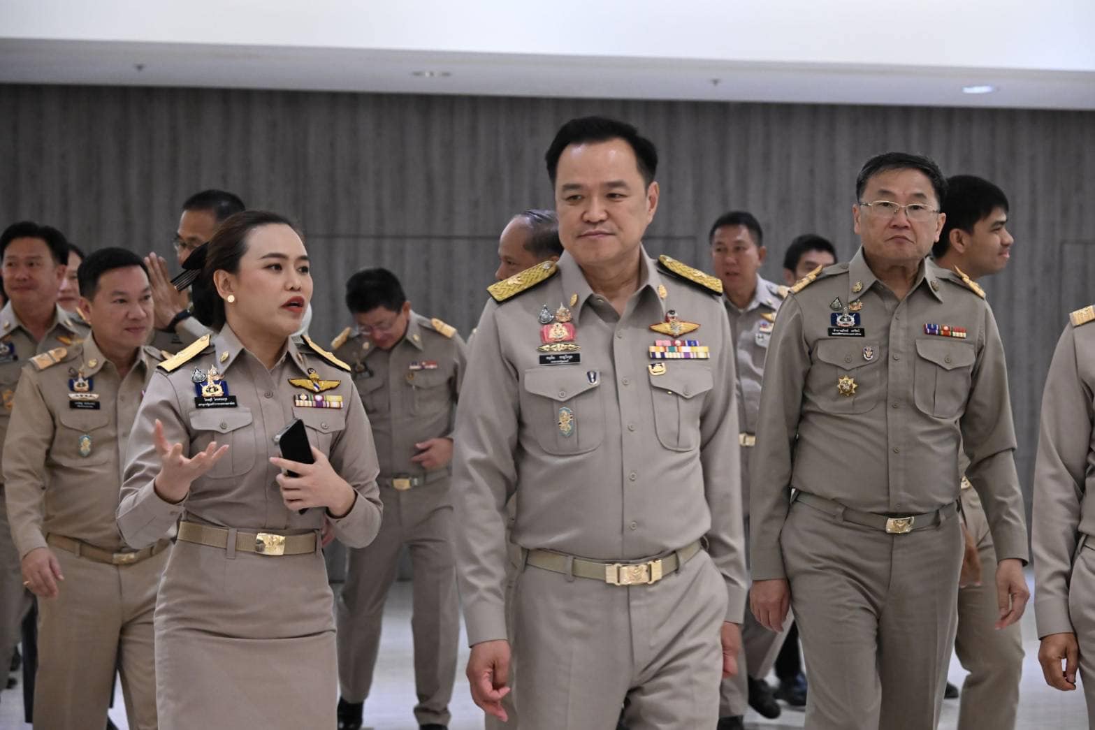 #น่านไม่เนิบ #NAN3FAST ผู้ว่าราชการจังหวัดน่าน นำทีมผู้บริหารจังหวัดน่าน เข้าร่วมประชุมมอบนโยบายการขับเคลื่อน​และแก้ไขปัญหายาเสพติด​ กระทรวงมหาดไทย