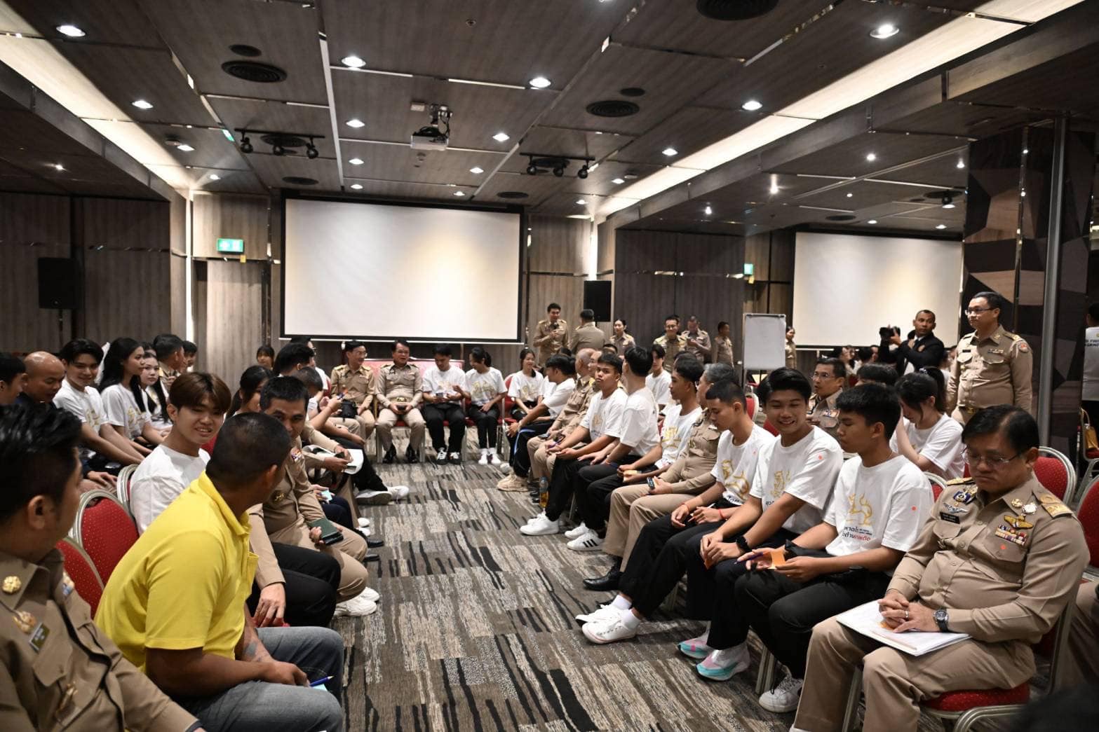 #น่านไม่เนิบ #NAN3FAST ผู้ว่าราชการจังหวัดน่าน นำทีมผู้บริหารจังหวัดน่าน เข้าร่วมประชุมมอบนโยบายการขับเคลื่อน​และแก้ไขปัญหายาเสพติด​ กระทรวงมหาดไทย