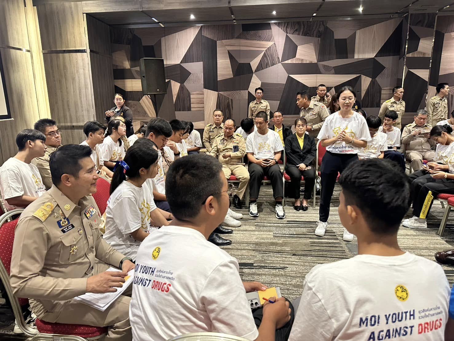 #น่านไม่เนิบ #NAN3FAST ผู้ว่าราชการจังหวัดน่าน นำทีมผู้บริหารจังหวัดน่าน เข้าร่วมประชุมมอบนโยบายการขับเคลื่อน​และแก้ไขปัญหายาเสพติด​ กระทรวงมหาดไทย