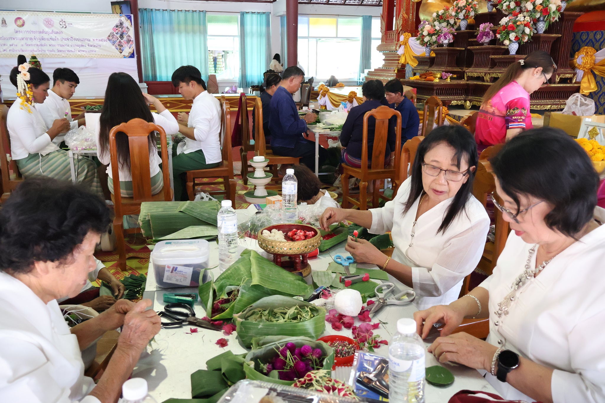 #น่านไม่เนิบ#NAN3FAST พช.น่าน จัดการประกวด “งานประดิษฐ์ใบตอง” ประเภทบายศรี 3 ชั้นโบราณ รักษามรดกทางวัฒนธรรมศิลปะแห่งศรัทธา สู่เวทีแห่งความสร้างสรรค์