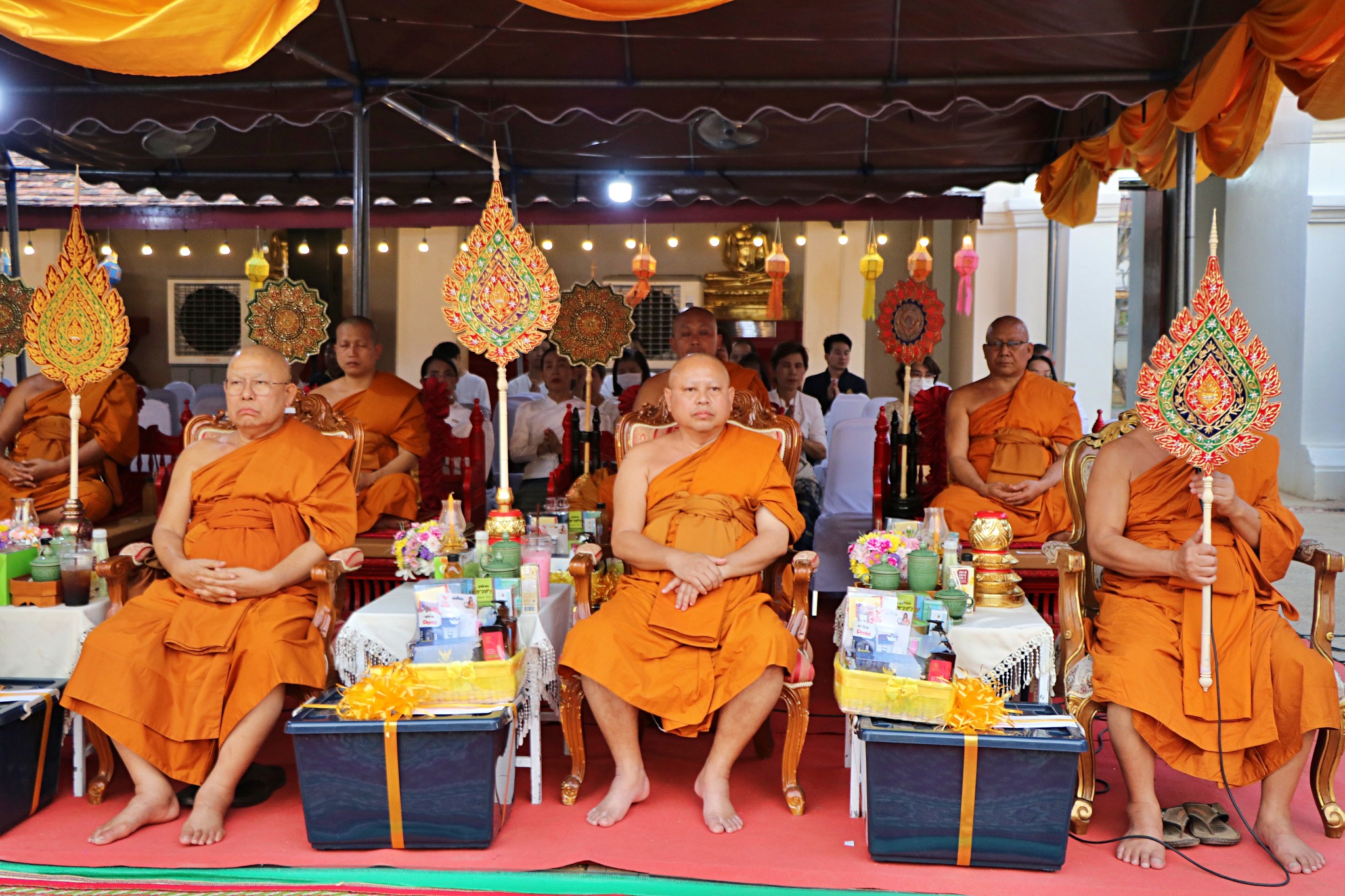 #น่านไม่เนิบ #NAN3FAST พช.น่าน ร่วมพิธีถวายน้ำสรงพระราชทาน และถวายผ้าไตรพระราชทาน งานประเพณีหกเป็งนมัสการพระมหาธาตุเจ้าภูเพียงแช่แห้ง ประจำปี 2568