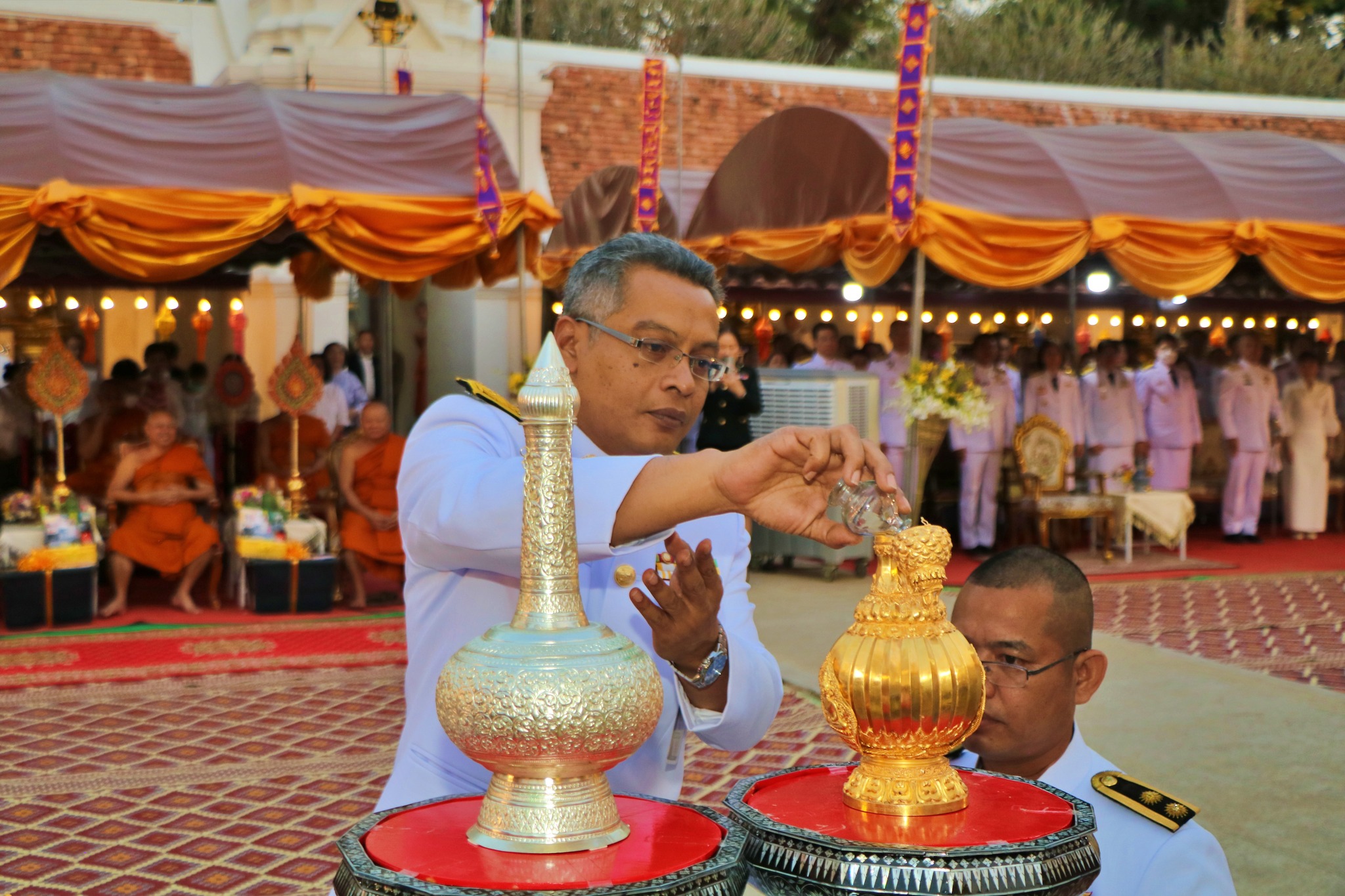 #น่านไม่เนิบ #NAN3FAST พช.น่าน ร่วมพิธีถวายน้ำสรงพระราชทาน และถวายผ้าไตรพระราชทาน งานประเพณีหกเป็งนมัสการพระมหาธาตุเจ้าภูเพียงแช่แห้ง ประจำปี 2568