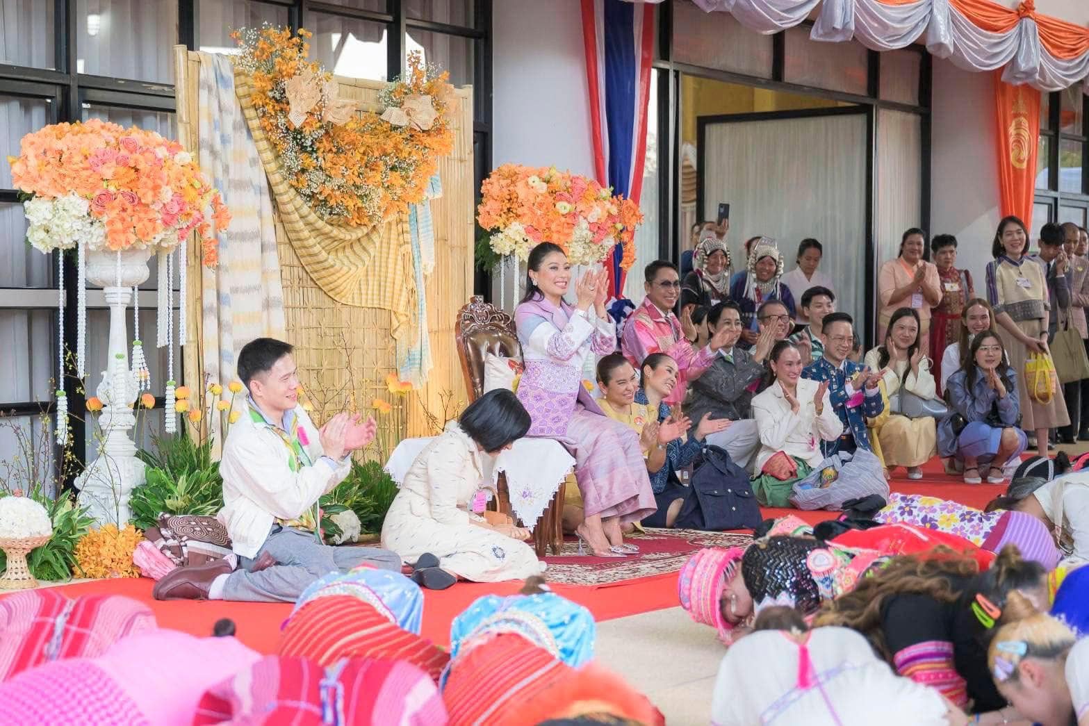 #น่านไม่เนิบ #NAN3FAST  ผู้ว่าราชการจังหวัดน่านร่วมเฝ้ารับเสด็จสมเด็จพระเจ้าลูกเธอ เจ้าฟ้าสิริวัณณวรีฯ ในงานแสดงภูมิปัญญาผ้าไทยภาคเหนือ ณ จังหวัดเชียงใหม่