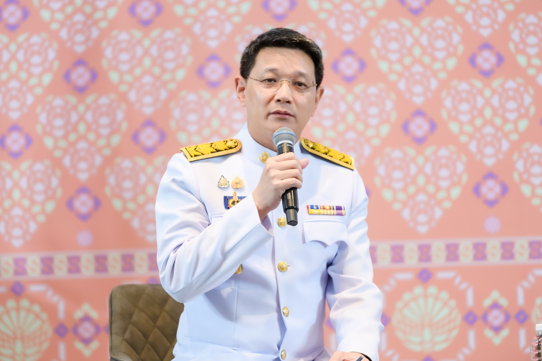 #น่านไม่เนิบ #NAN3FAST จังหวัดน่าน ร่วมพิธีมอบลายผ้าพระราชทาน “ผ้าลายสิริราชพัสตราภรณ์” สืบสานภูมิปัญญาท้องถิ่นสู่สากล