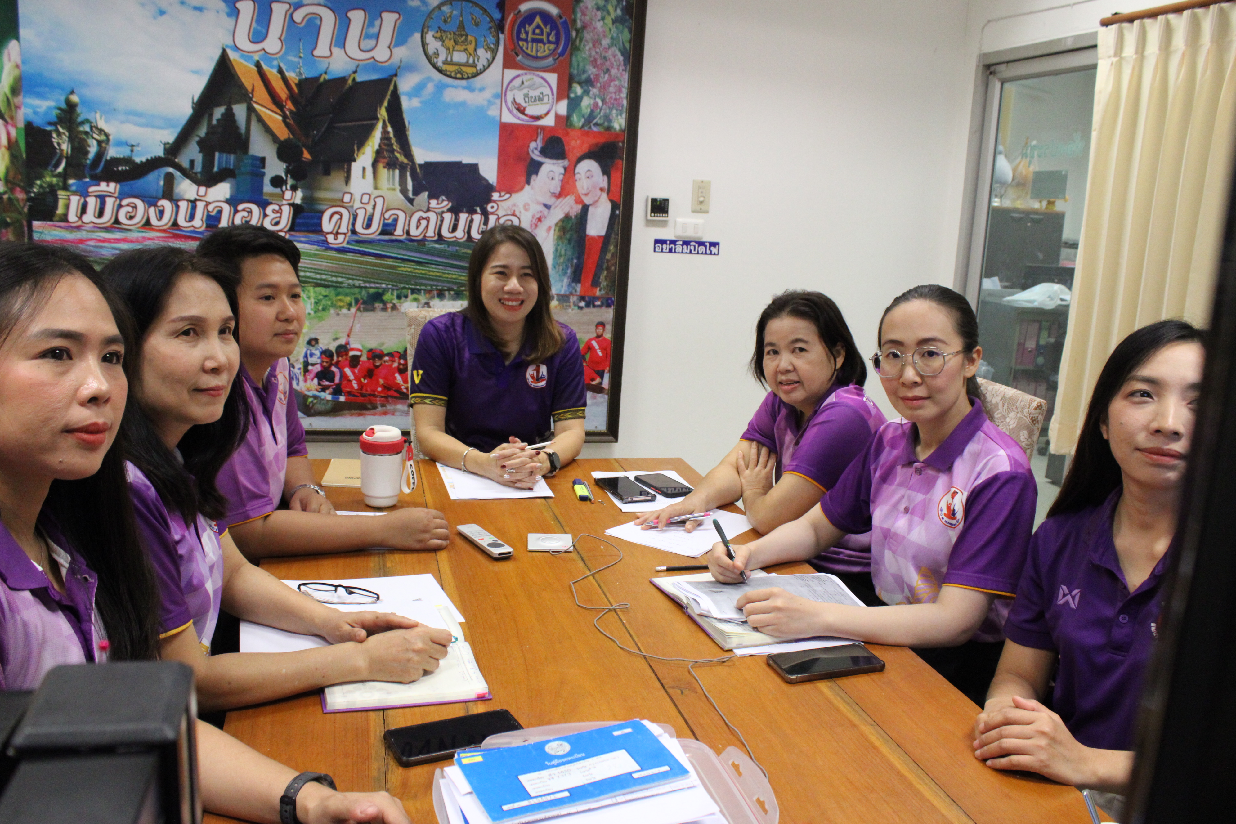 #น่านไม่เนิบ#NAN3FAST สพจ.น่าน เข้าร่วมประชุมติดตามการดำเนินงานและการใช้จ่ายงบประมาณกองทุนพัฒนาบทบาทสตรี ครั้งที่ 2/2568 ผ่านระบบวิดีทัศน์ทางไกล (Video Conference)