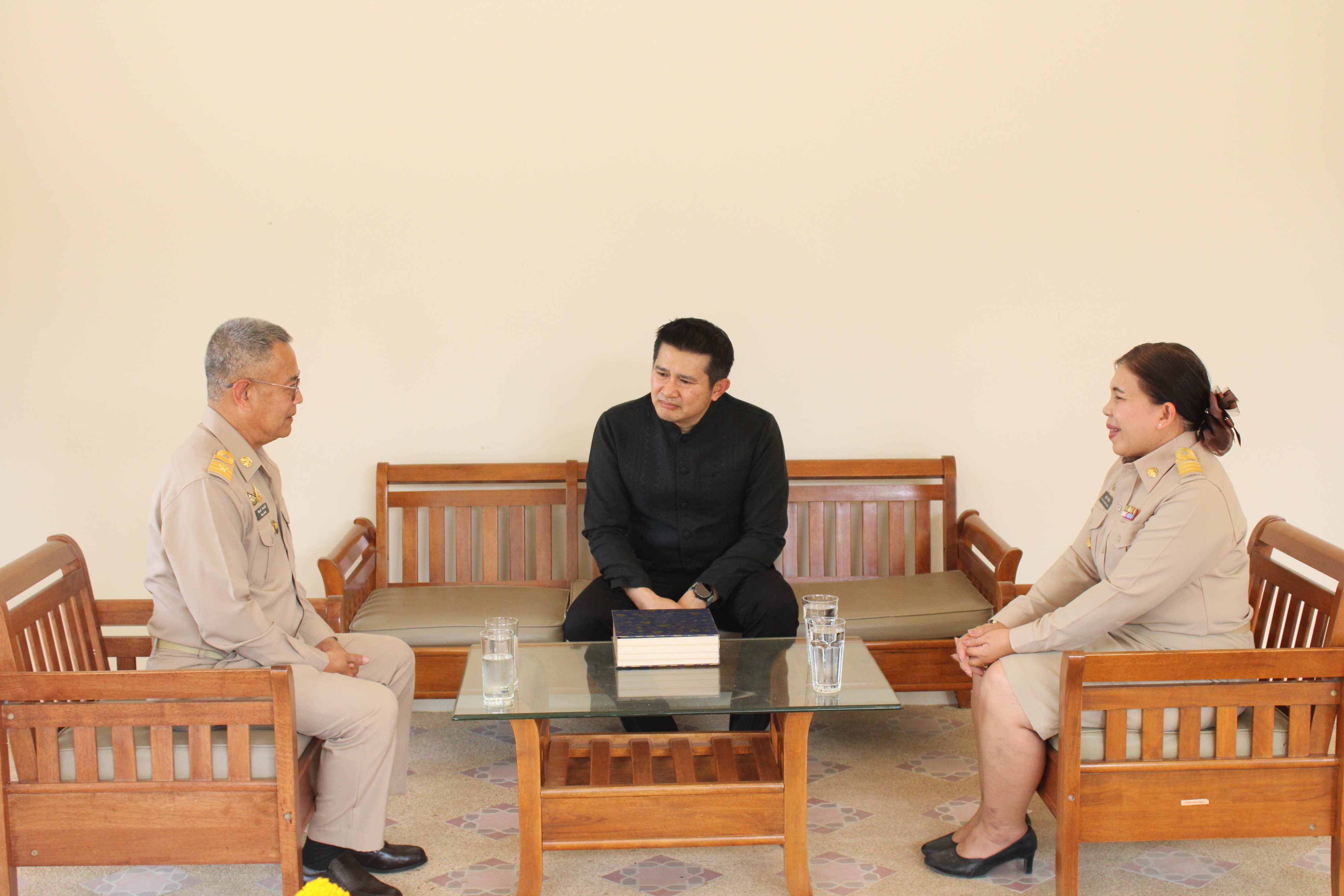 #น่านไม่เนิบ #NAN3FAST พช.น่าน ต้อนรับ นายชัยณรงค์ รักษารัตน์ เข้ารับตำแหน่งพัฒนาการจังหวัดน่าน พร้อมเข้าพบผู้บริหารจังหวัดเพื่อรายงานตัว