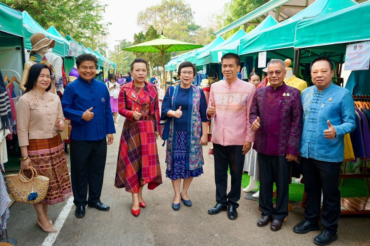 #น่านไม่เนิบ #NAN3FAST พช.น่าน ประชุมมอบนโยบายและแนวทางการดำเนินงานพัฒนาชุมชน ประจำปีงบประมาณ พ.ศ. 2568 ณ ศูนย์ศึกษาและพัฒนาชุมชนลำปาง