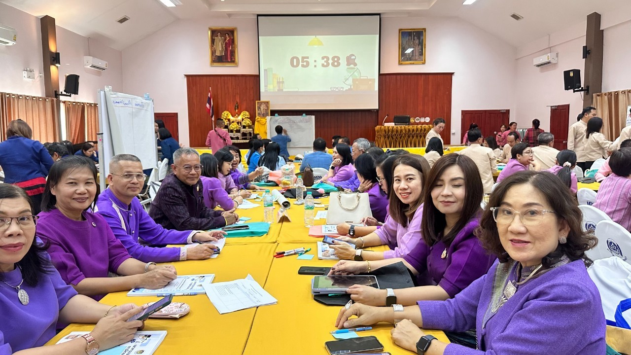 #น่านไม่เนิบ #NAN3FAST พช.น่าน ประชุมมอบนโยบายและแนวทางการดำเนินงานพัฒนาชุมชน ประจำปีงบประมาณ พ.ศ. 2568 ณ ศูนย์ศึกษาและพัฒนาชุมชนลำปาง