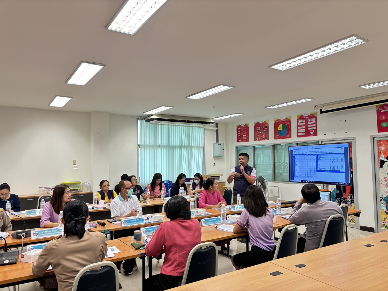 #น่านไม่เนิบ #NAN3FAST พช.น่าน จัดประชุมคณะอนุกรรมการบริหารกองทุนพัฒนาบทบาทสตรีระดับจังหวัด ครั้งที่ 3/2568 ติดตามความคืบหน้าการดำเนินงานกองทุนฯ