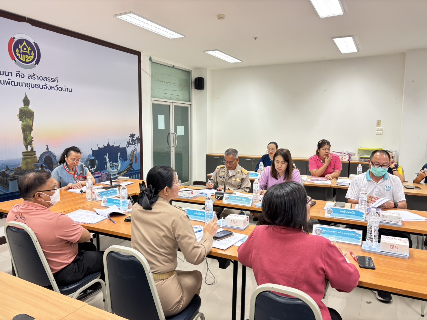 #น่านไม่เนิบ #NAN3FAST พช.น่าน จัดประชุมคณะอนุกรรมการบริหารกองทุนพัฒนาบทบาทสตรีระดับจังหวัด ครั้งที่ 3/2568 ติดตามความคืบหน้าการดำเนินงานกองทุนฯ