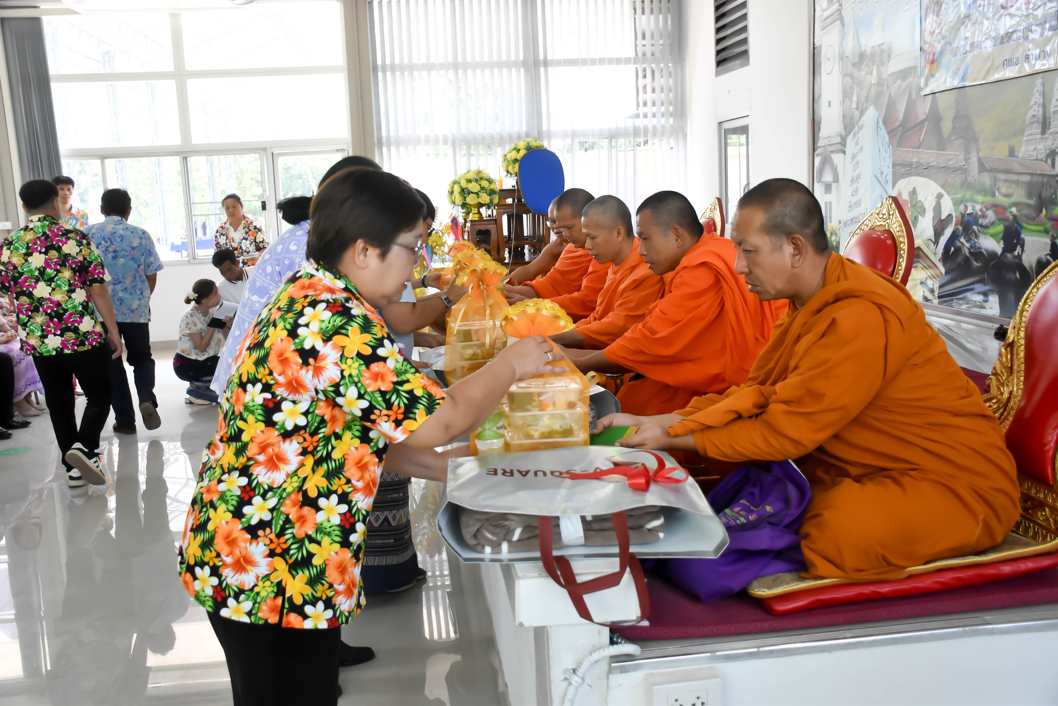 #น่านไม่เนิบ#NAN3FAST พช.น่าน ร่วมรดน้ำดำหัวข้าราชการบำนาญ และผู้ตรวจราชการกรมฯ สืบสานประเพณีสงกรานต์ ประจำปีงบประมาณ พ.ศ. 2568