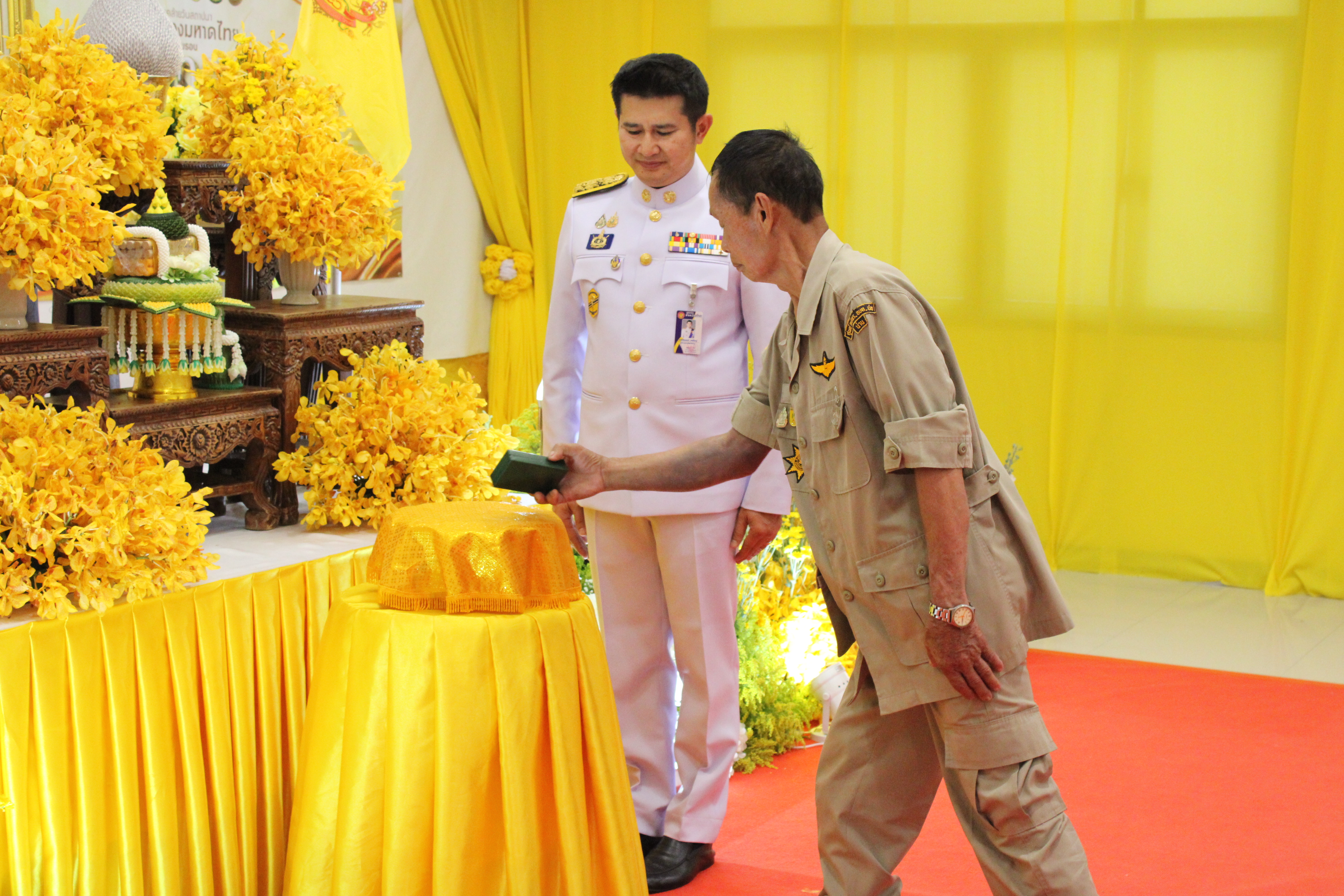 #น่านไม่เนิบ#NAN3FAST พช.น่าน ร่วมพิธีรับพระราชทานเครื่องราชอิสริยาภรณ์ เบื้องหน้าพระบรมฉายาลักษณ์พระบาทสมเด็จพระเจ้าอยู่หัว