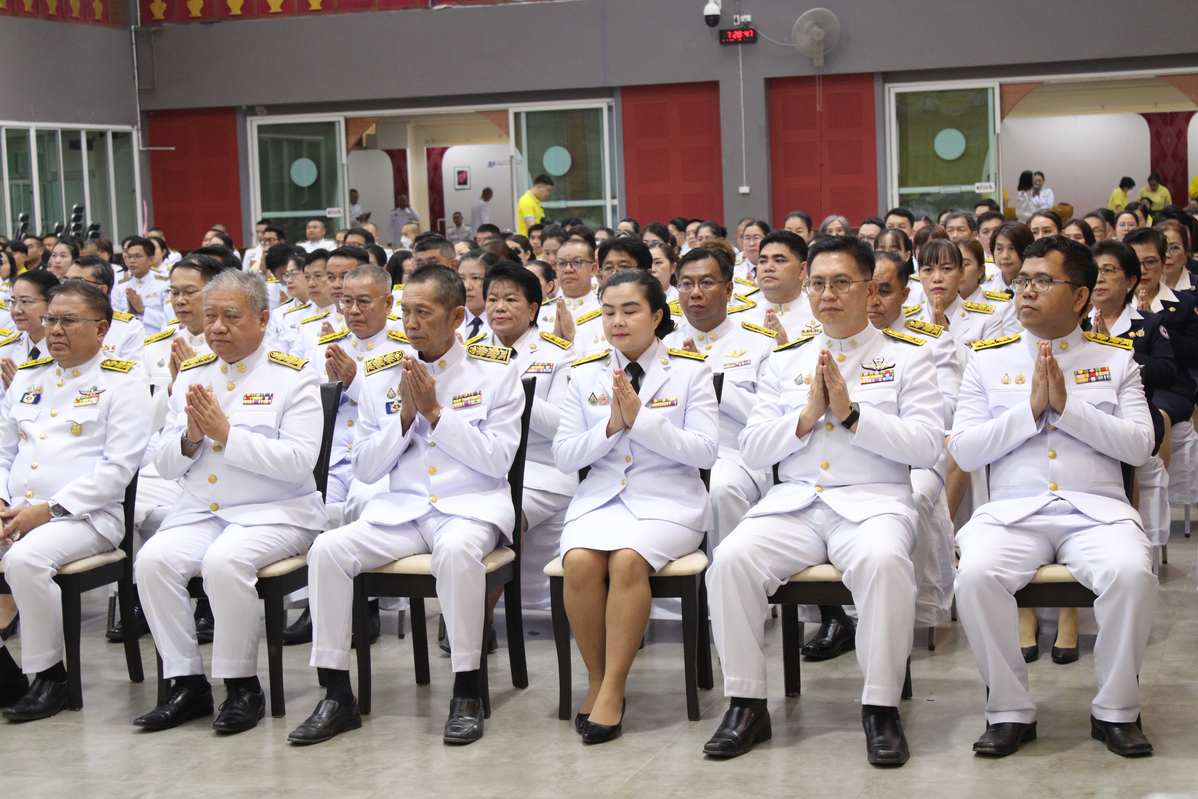 #น่านไม่เนิบ#NAN3FAST พัฒนาชุมชนน่าน ร่วมประกอบพิธีสวดเจริญพระพุทธมนต์ พิธีทำบุญตักบาตรถวายพระราชกุศล และพิธีถวายราชสักการะ เนื่องในวันพระบาทสมเด็จพระพุทธยอดฟ้าจุฬาโลกมหาราช และวันที่ระลึกมหาจักรีบรมราชวงศ์ “วันจักรี” 6 เมษายน 2568