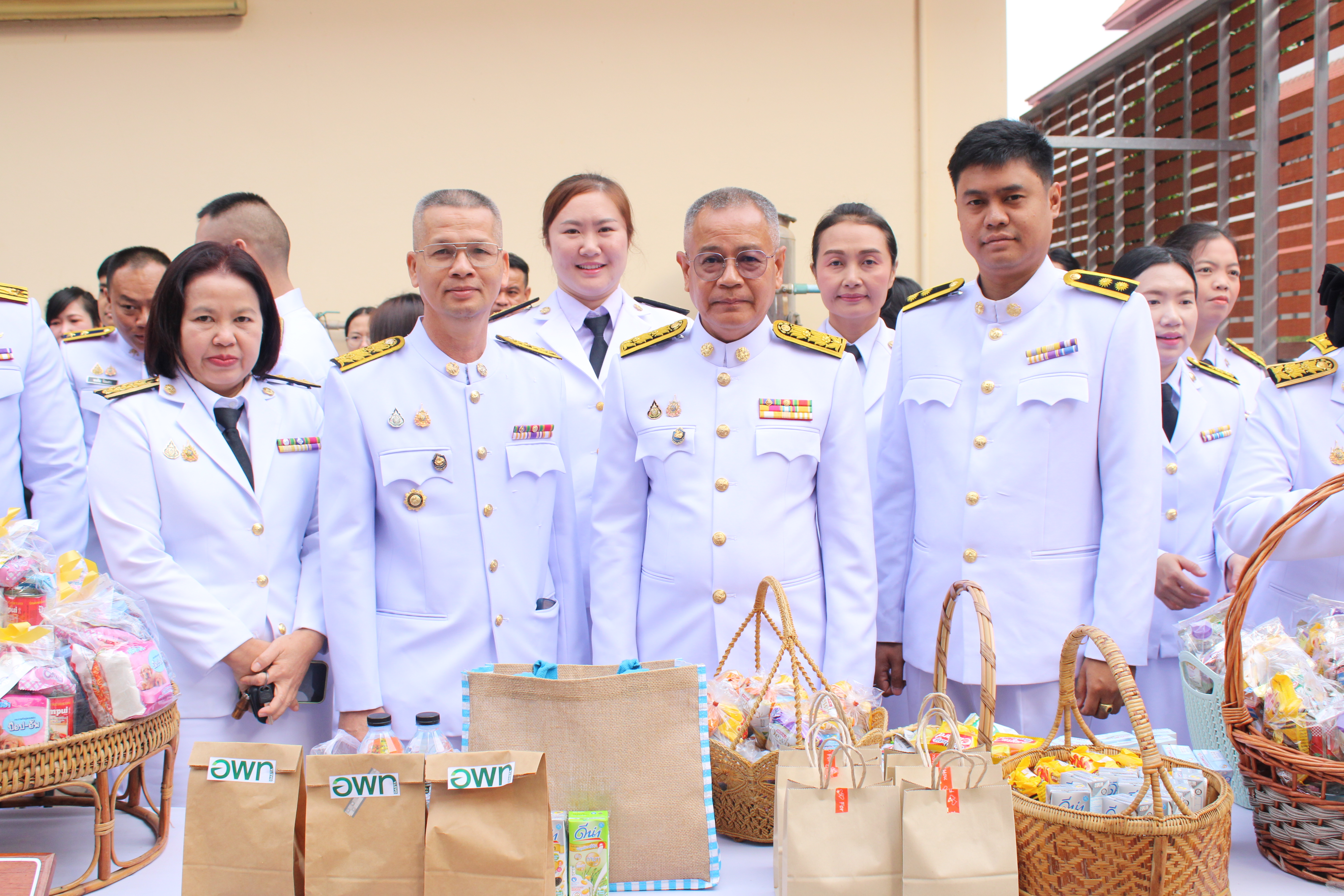 #น่านไม่เนิบ#NAN3FAST พัฒนาชุมชนน่าน ร่วมประกอบพิธีสวดเจริญพระพุทธมนต์ พิธีทำบุญตักบาตรถวายพระราชกุศล และพิธีถวายราชสักการะ เนื่องในวันพระบาทสมเด็จพระพุทธยอดฟ้าจุฬาโลกมหาราช และวันที่ระลึกมหาจักรีบรมราชวงศ์ “วันจักรี” 6 เมษายน 2568