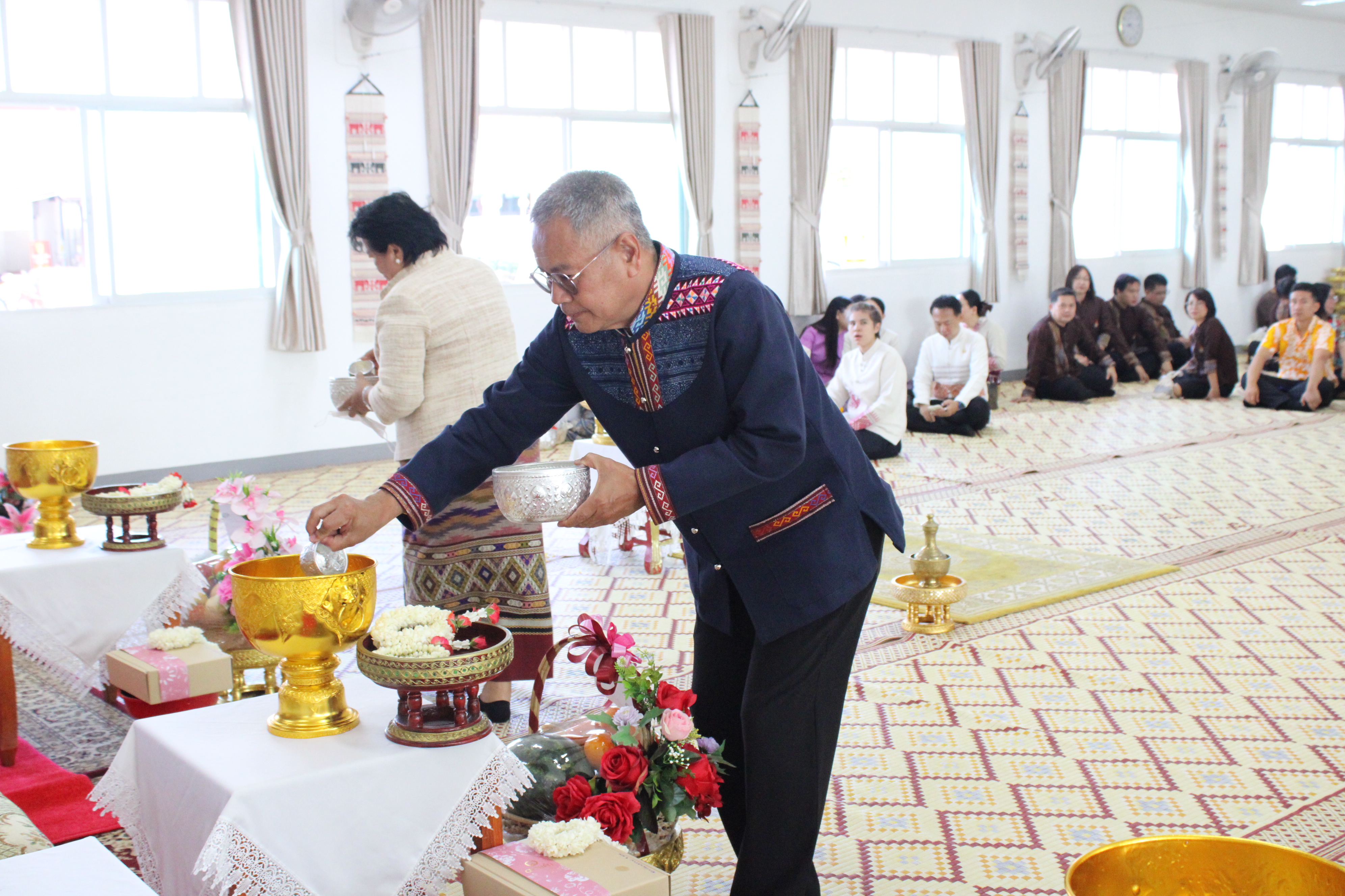 #น่านไม่เนิบ#NAN3FAST พช.น่าน ร่วมพิธีสูมาคารวะ สรงน้ำขอพร เจ้าคณะจังหวัดน่าน และคณะพระเถรานุเถระชั้นผู้ใหญ่จังหวัดน่าน เนื่องในเทศกาลสงกรานต์ ประจำปี 2568