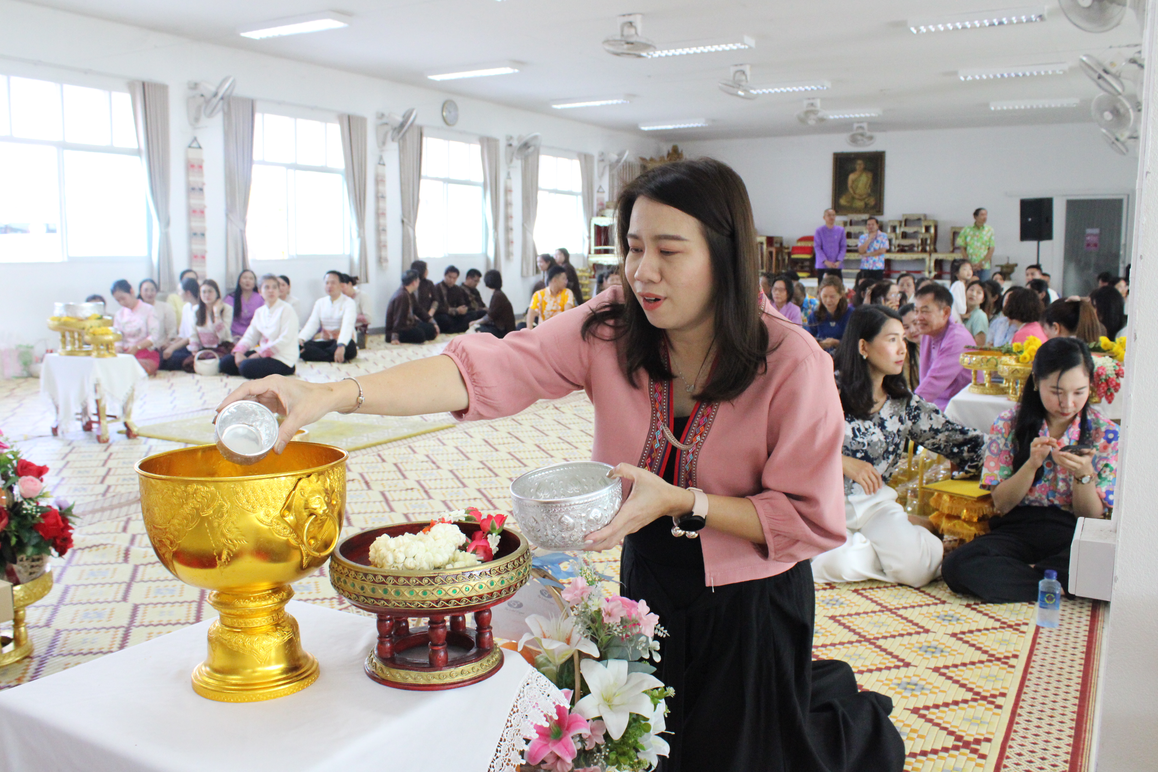 #น่านไม่เนิบ#NAN3FAST พช.น่าน ร่วมพิธีสูมาคารวะ สรงน้ำขอพร เจ้าคณะจังหวัดน่าน และคณะพระเถรานุเถระชั้นผู้ใหญ่จังหวัดน่าน เนื่องในเทศกาลสงกรานต์ ประจำปี 2568