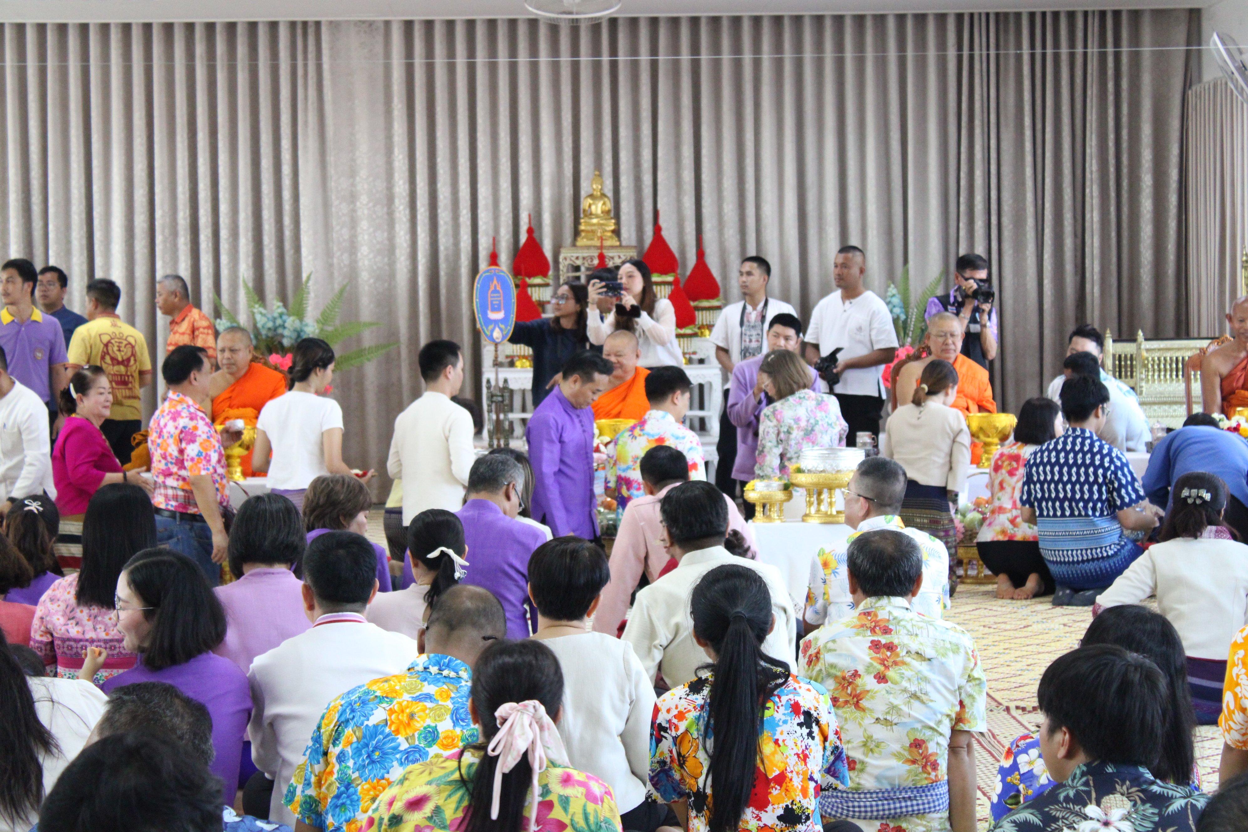 #น่านไม่เนิบ#NAN3FAST พช.น่าน ร่วมพิธีสูมาคารวะ สรงน้ำขอพร เจ้าคณะจังหวัดน่าน และคณะพระเถรานุเถระชั้นผู้ใหญ่จังหวัดน่าน เนื่องในเทศกาลสงกรานต์ ประจำปี 2568