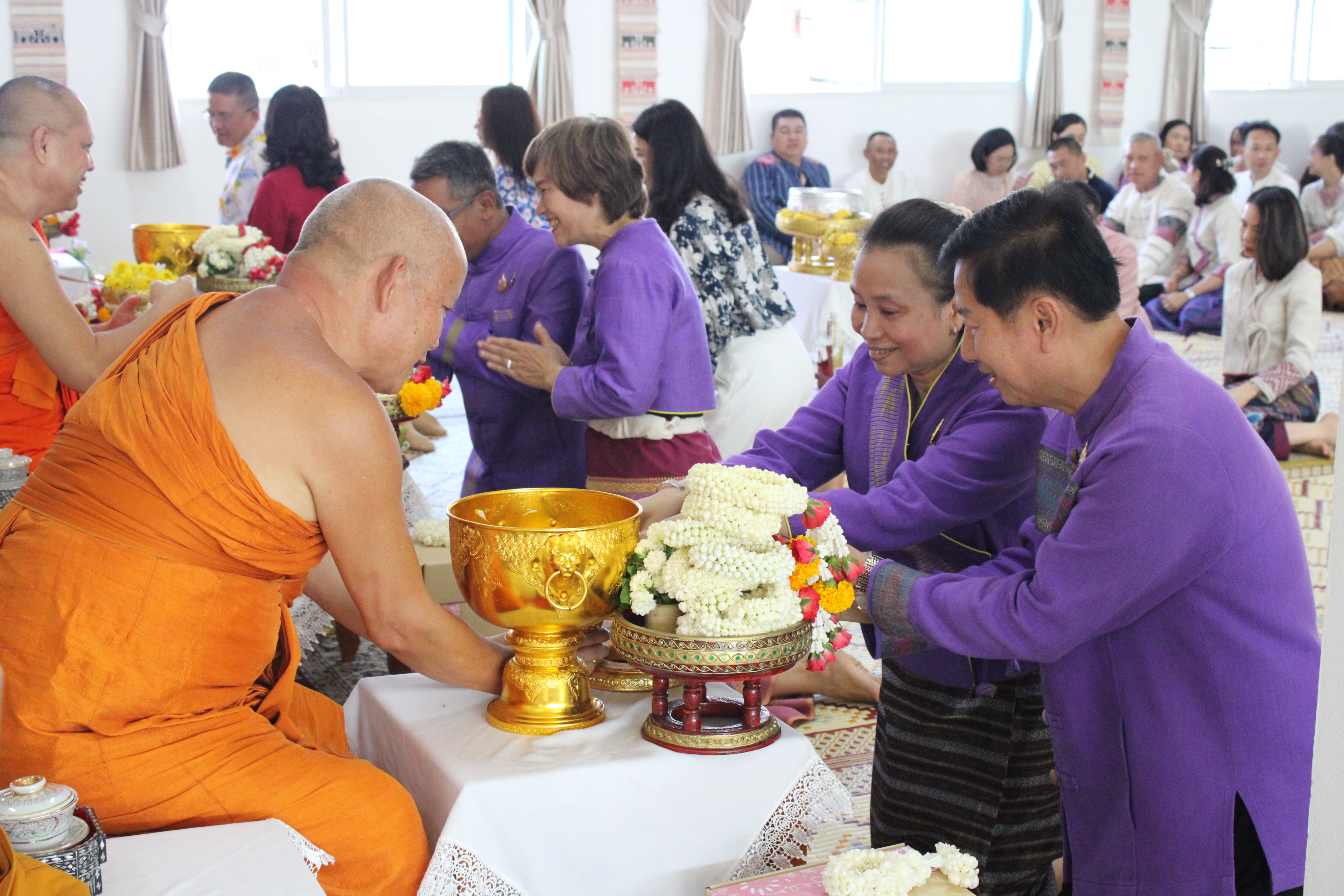 #น่านไม่เนิบ#NAN3FAST พช.น่าน ร่วมพิธีสูมาคารวะ สรงน้ำขอพร เจ้าคณะจังหวัดน่าน และคณะพระเถรานุเถระชั้นผู้ใหญ่จังหวัดน่าน เนื่องในเทศกาลสงกรานต์ ประจำปี 2568