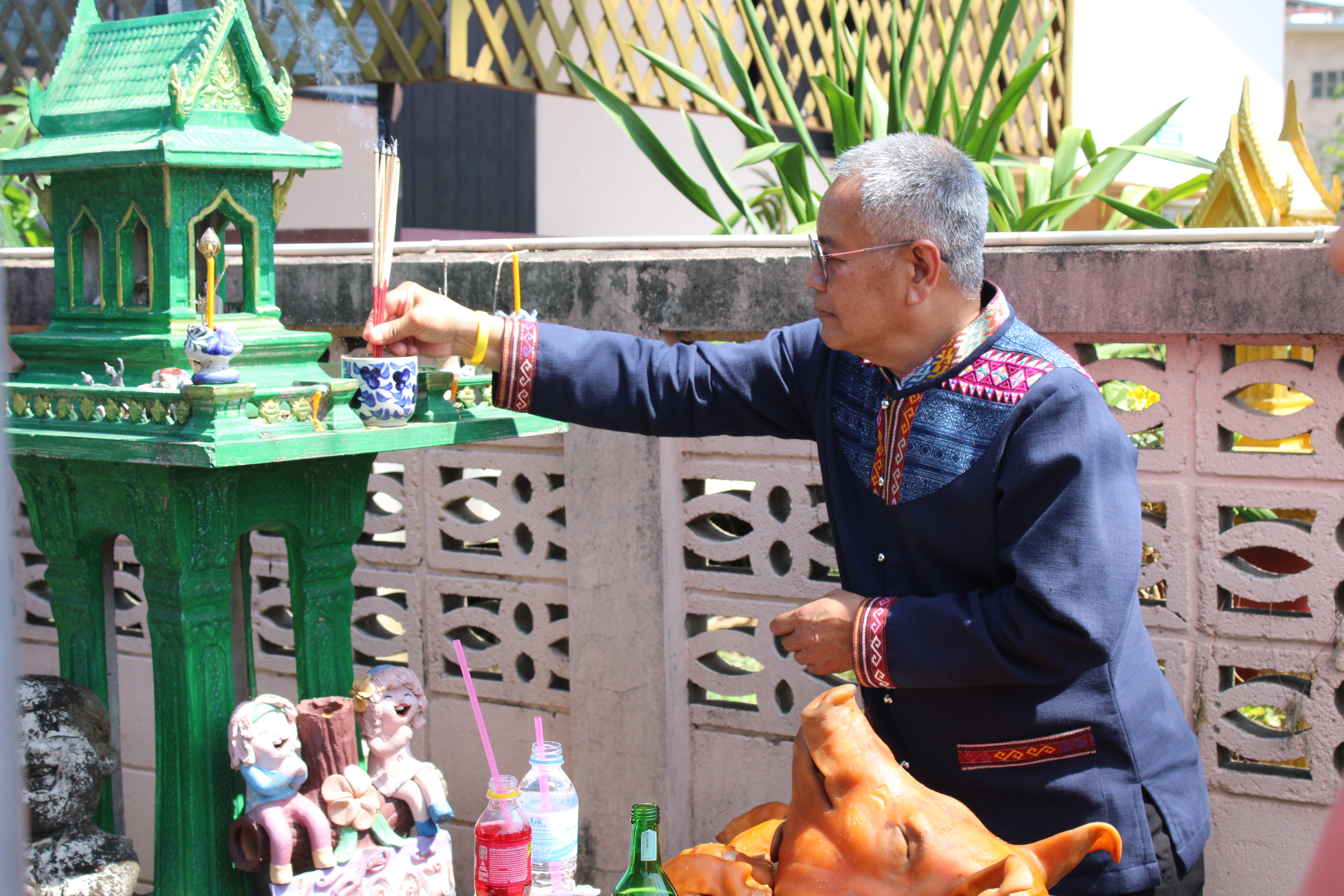 #น่านไม่เนิบ#NAN3FAST พช.น่าน จัดกิจกรรมรดน้ำดำหัว สูมาคารวะพัฒนาการจังหวัดน่าน เนื่องในประเพณีสงกรานต์ ประจำปี 2568