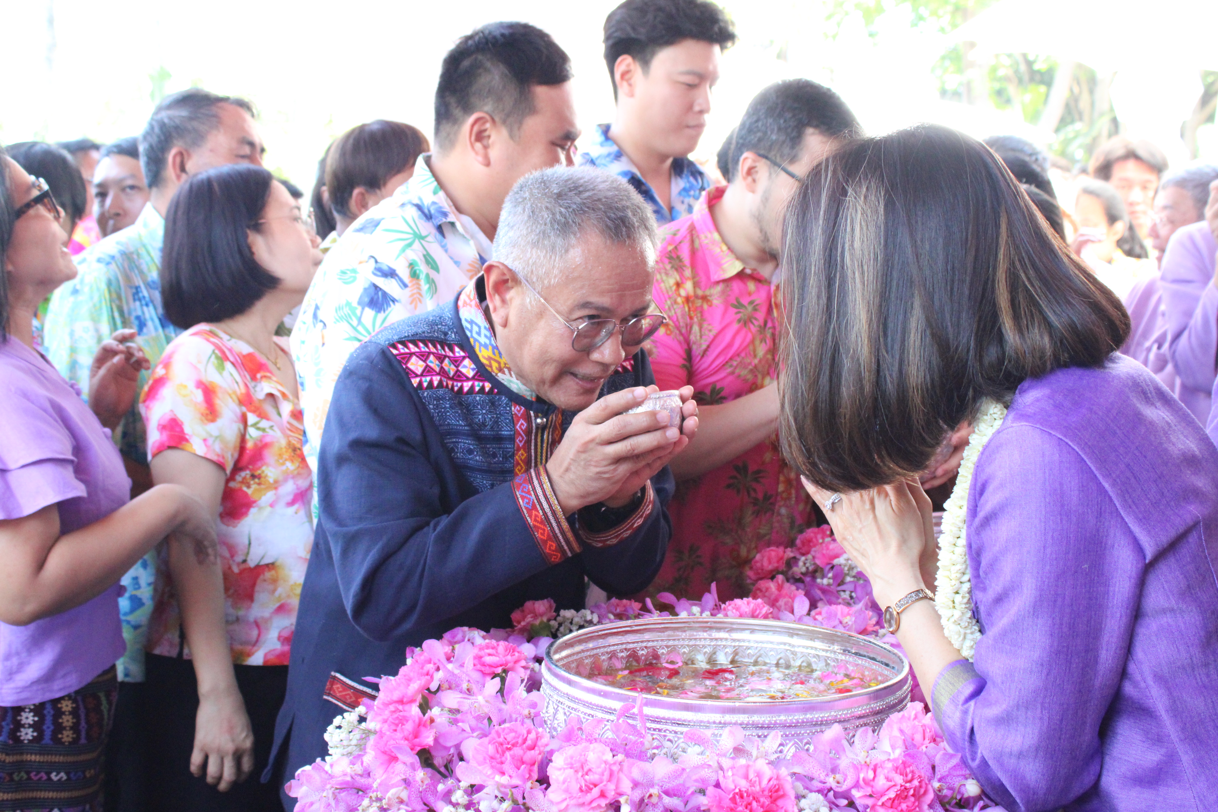 #น่านไม่เนิบ#NAN3FAST พช.น่าน ร่วมพิธีสูมาคารวะรดน้ำดำหัว “ป้อเมืองน่าน” และรองผู้ว่าราชการจังหวัดน่าน เนื่องในเทศกาลสงกรานต์ ประจำปี 2568