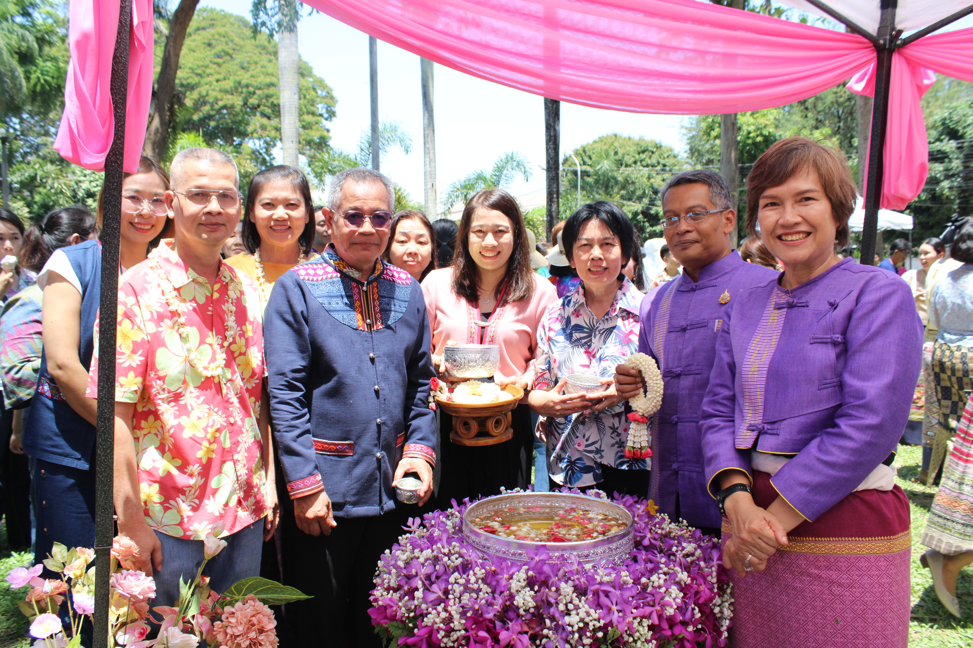 #น่านไม่เนิบ#NAN3FAST พช.น่าน ร่วมพิธีสูมาคารวะรดน้ำดำหัว “ป้อเมืองน่าน” และรองผู้ว่าราชการจังหวัดน่าน เนื่องในเทศกาลสงกรานต์ ประจำปี 2568