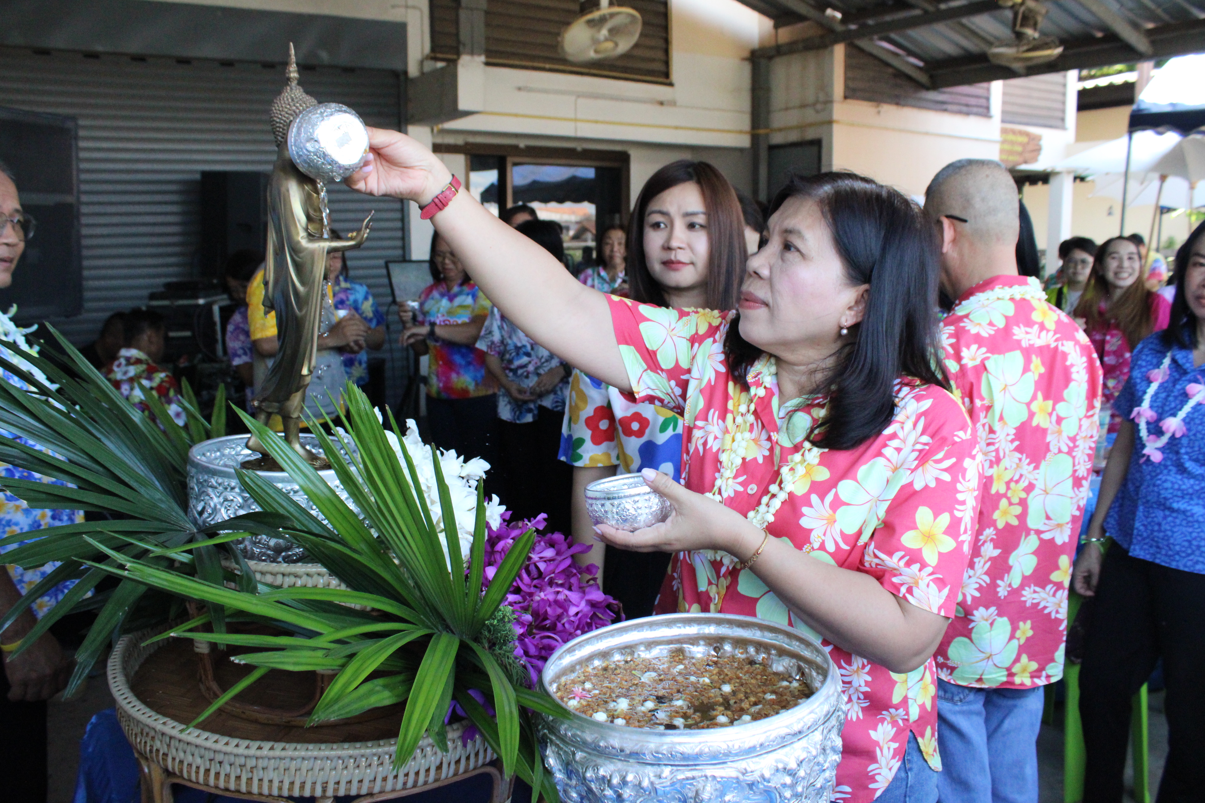 #น่านไม่เนิบ#NAN3FAST พช.น่าน จัดกิจกรรมรดน้ำดำหัว สูมาคารวะพัฒนาการจังหวัดน่าน เนื่องในประเพณีสงกรานต์ ประจำปี 2568