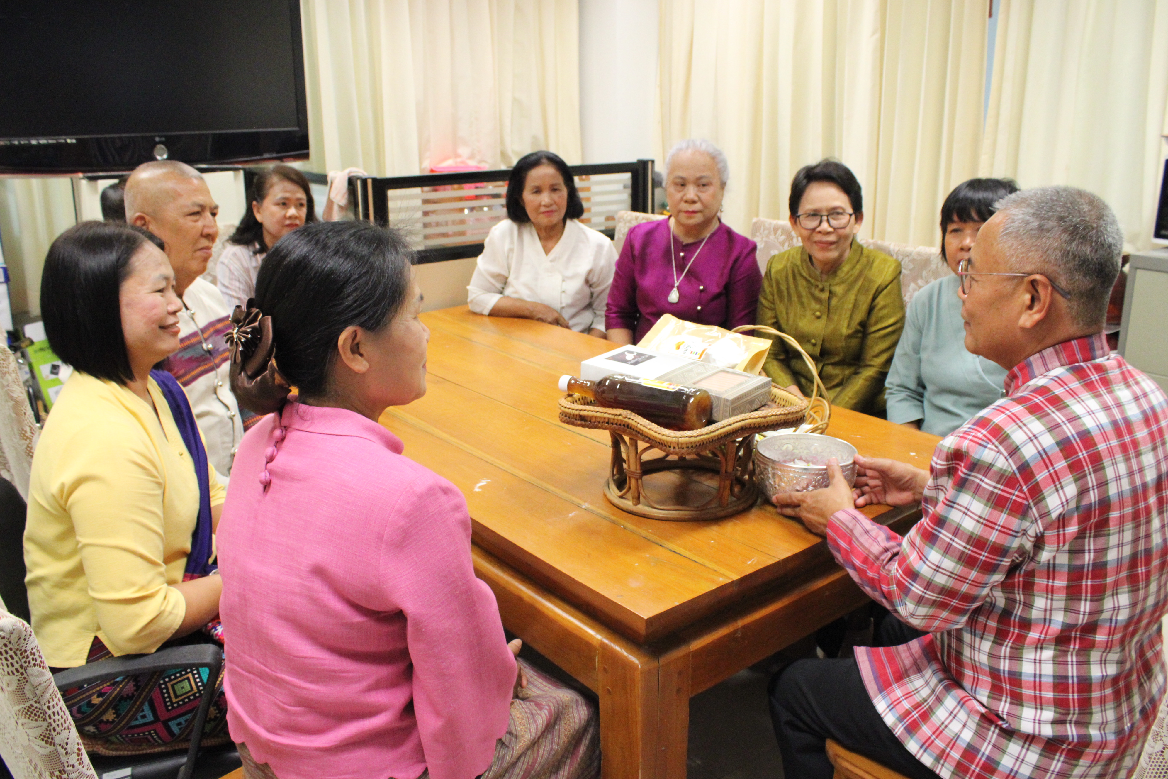 #น่านไม่เนิบ #NAN3FAST เครือข่าย OTOP จังหวัดน่าน รดน้ำดำหัวขอพรพัฒนาการจังหวัดน่าน เนื่องในเทศกาลสงกรานต์และปีใหม่เมือง ประจำปี 2568