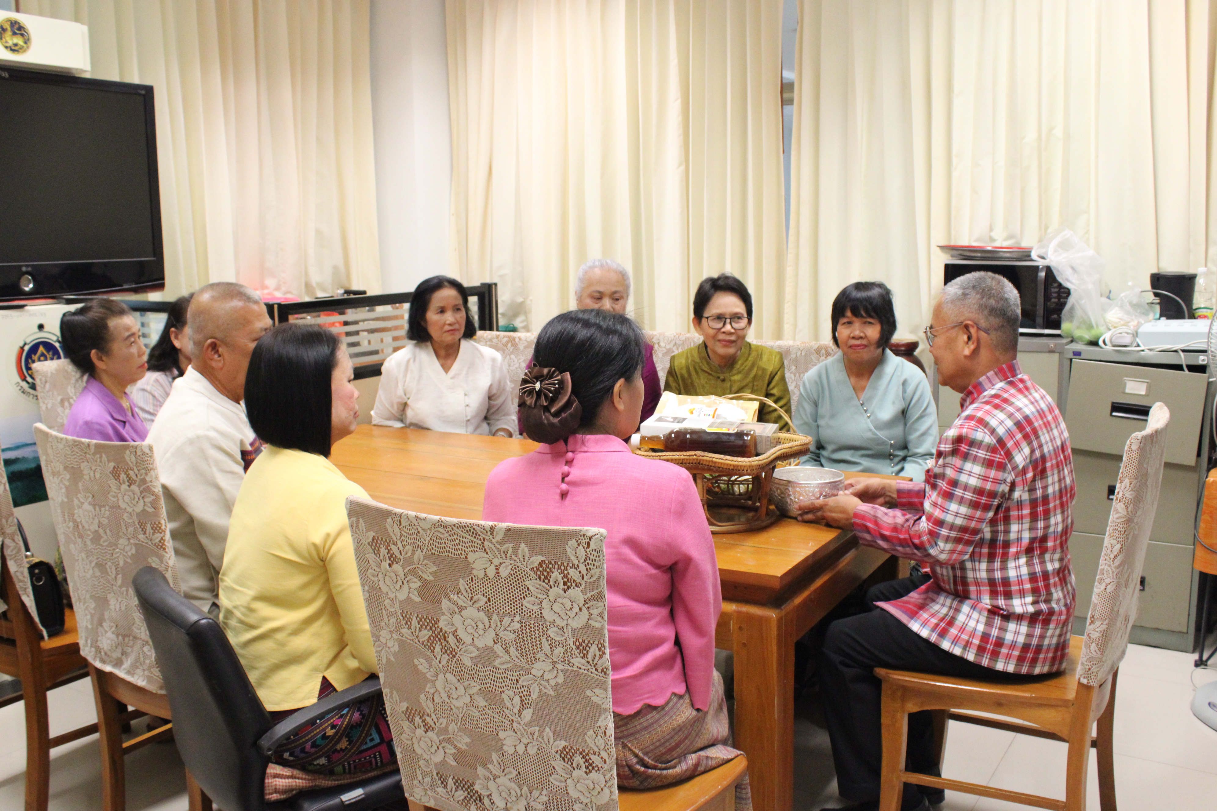 #น่านไม่เนิบ #NAN3FAST เครือข่าย OTOP จังหวัดน่าน รดน้ำดำหัวขอพรพัฒนาการจังหวัดน่าน เนื่องในเทศกาลสงกรานต์และปีใหม่เมือง ประจำปี 2568