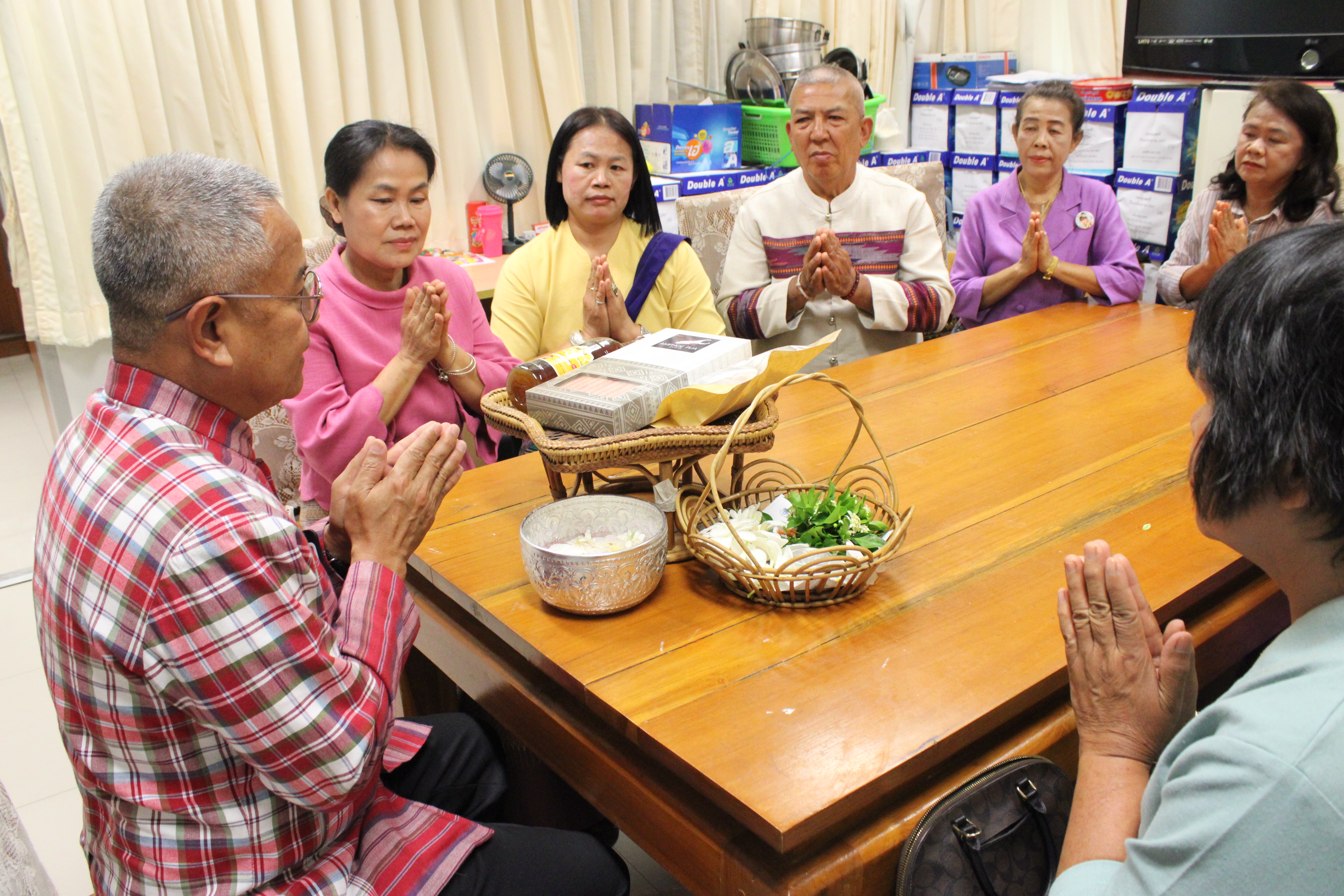 #น่านไม่เนิบ #NAN3FAST เครือข่าย OTOP จังหวัดน่าน รดน้ำดำหัวขอพรพัฒนาการจังหวัดน่าน เนื่องในเทศกาลสงกรานต์และปีใหม่เมือง ประจำปี 2568
