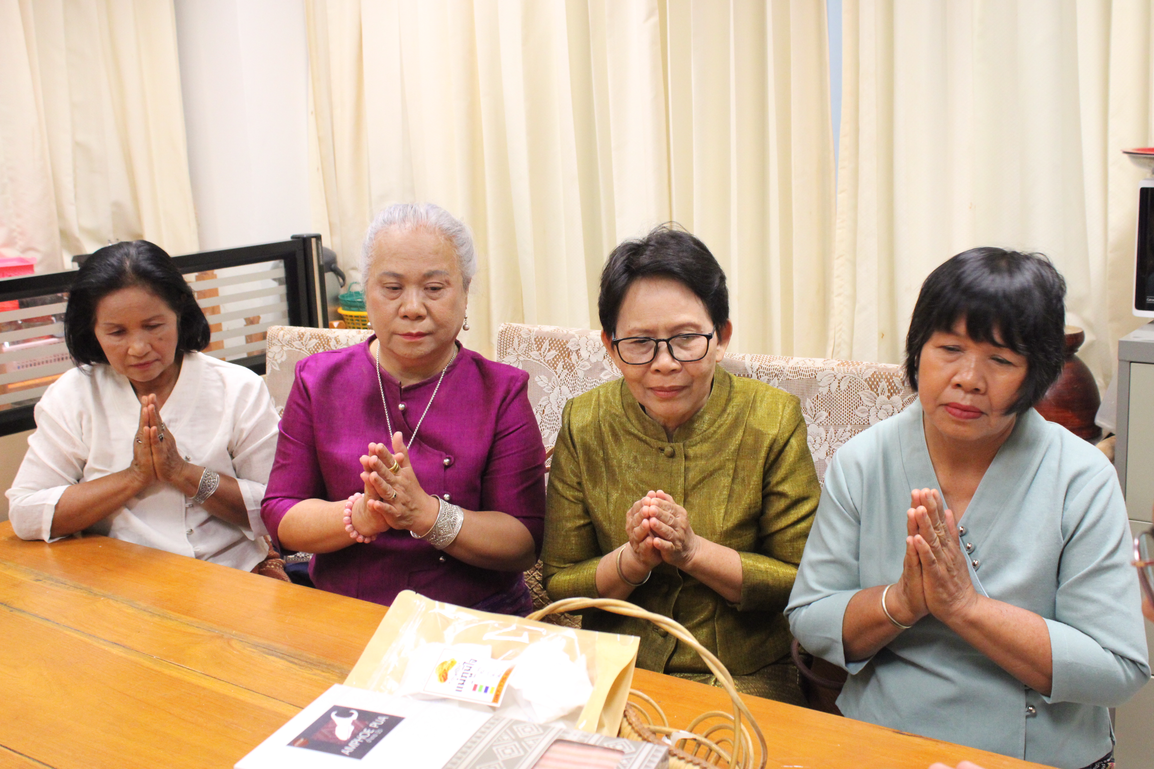 #น่านไม่เนิบ #NAN3FAST เครือข่าย OTOP จังหวัดน่าน รดน้ำดำหัวขอพรพัฒนาการจังหวัดน่าน เนื่องในเทศกาลสงกรานต์และปีใหม่เมือง ประจำปี 2568