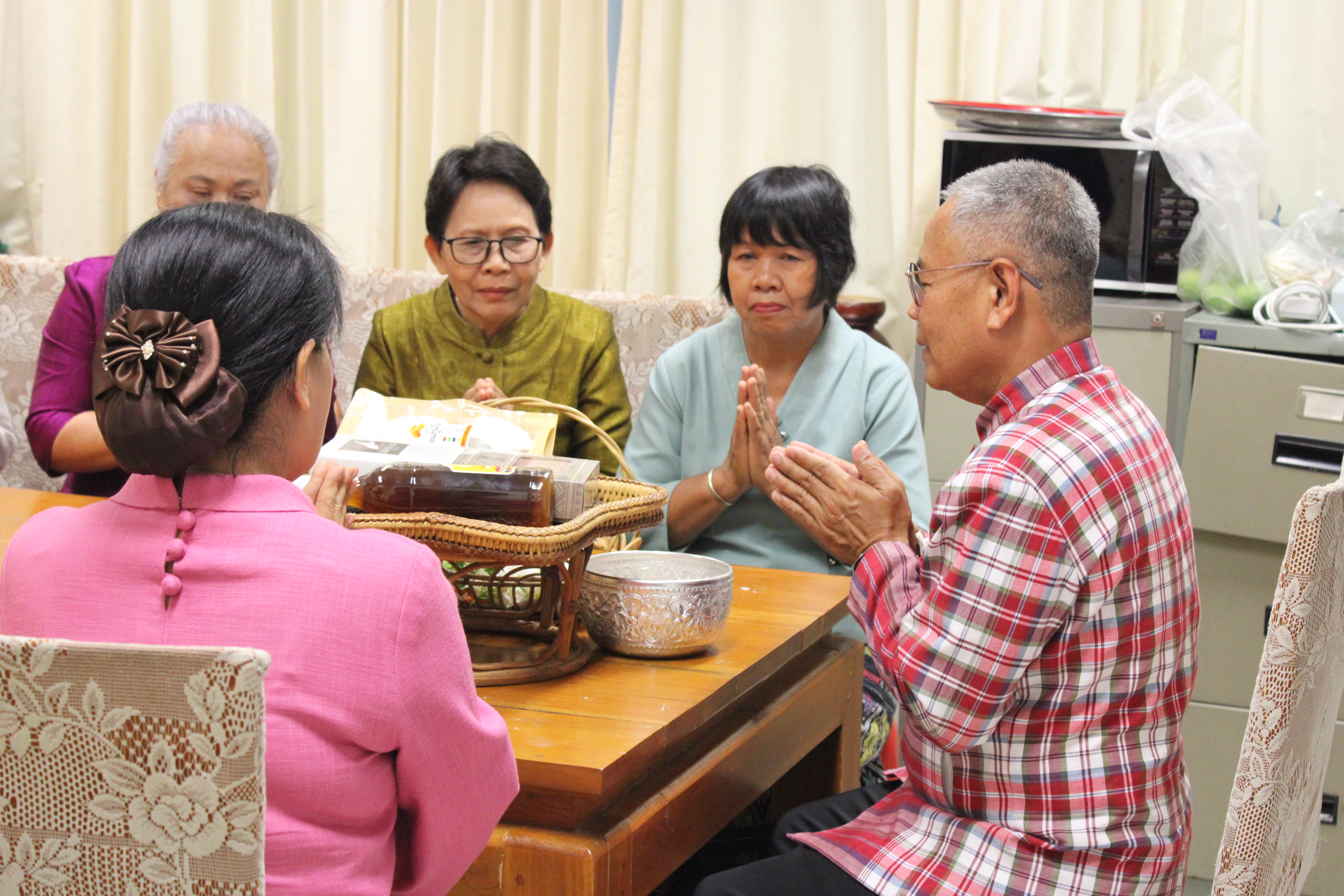 #น่านไม่เนิบ #NAN3FAST เครือข่าย OTOP จังหวัดน่าน รดน้ำดำหัวขอพรพัฒนาการจังหวัดน่าน เนื่องในเทศกาลสงกรานต์และปีใหม่เมือง ประจำปี 2568