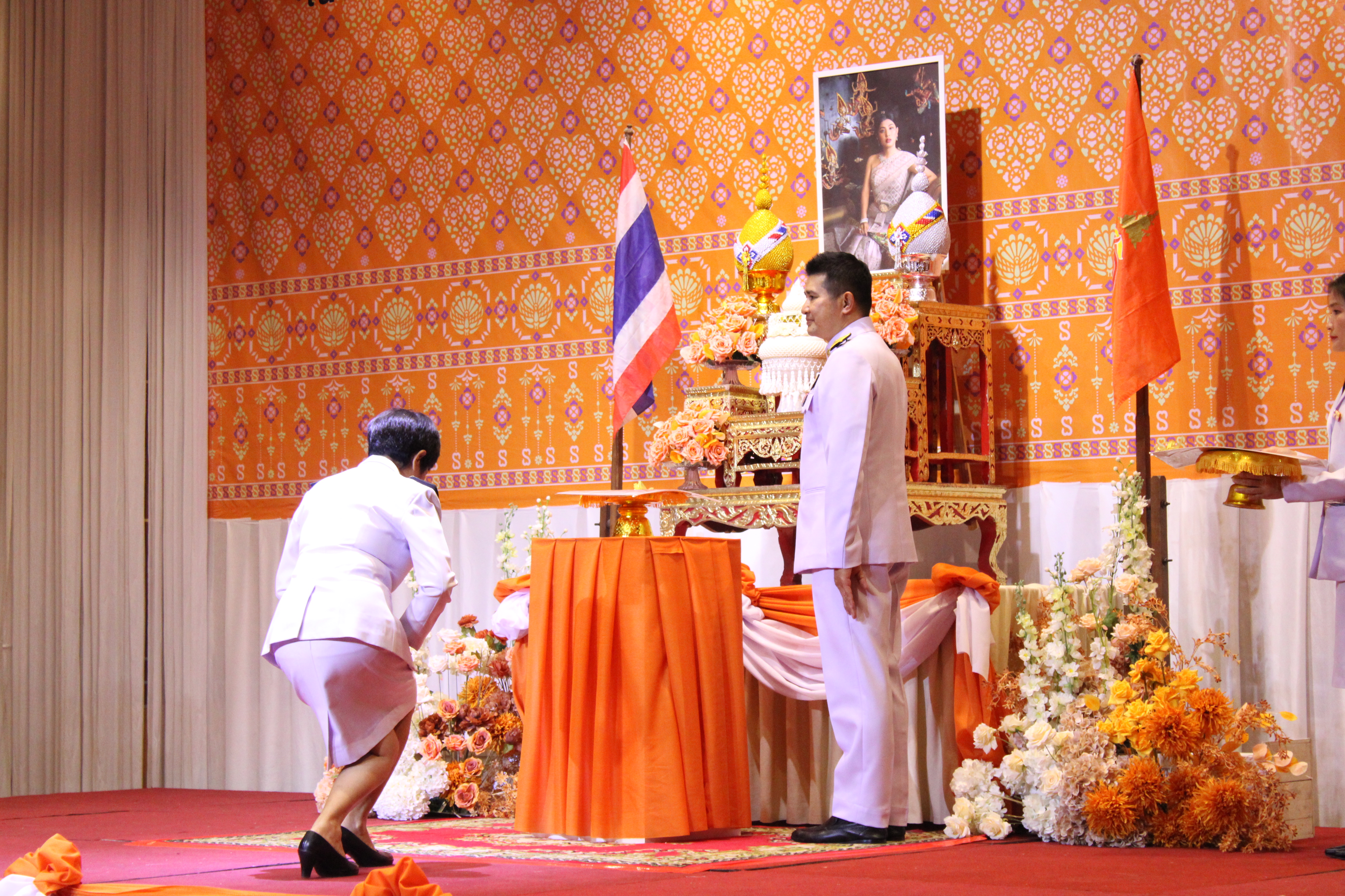 #น่านไม่เนิบ #NAN3FAST จังหวัดน่าน จัดพิธีมอบแบบลายผ้าพระราชทาน “ผ้าลายสิริราชพัสตราภรณ์” สืบสานและส่งเสริมภูมิปัญญาผ้าไทย ยกระดับหัตถศิลป์ไทยสู่มาตรฐานสากล ตามแนวพระดำริของสมเด็จพระเจ้าลูกเธอ เจ้าฟ้าสิริวัณณวรี นารีรัตนราชกัญญา