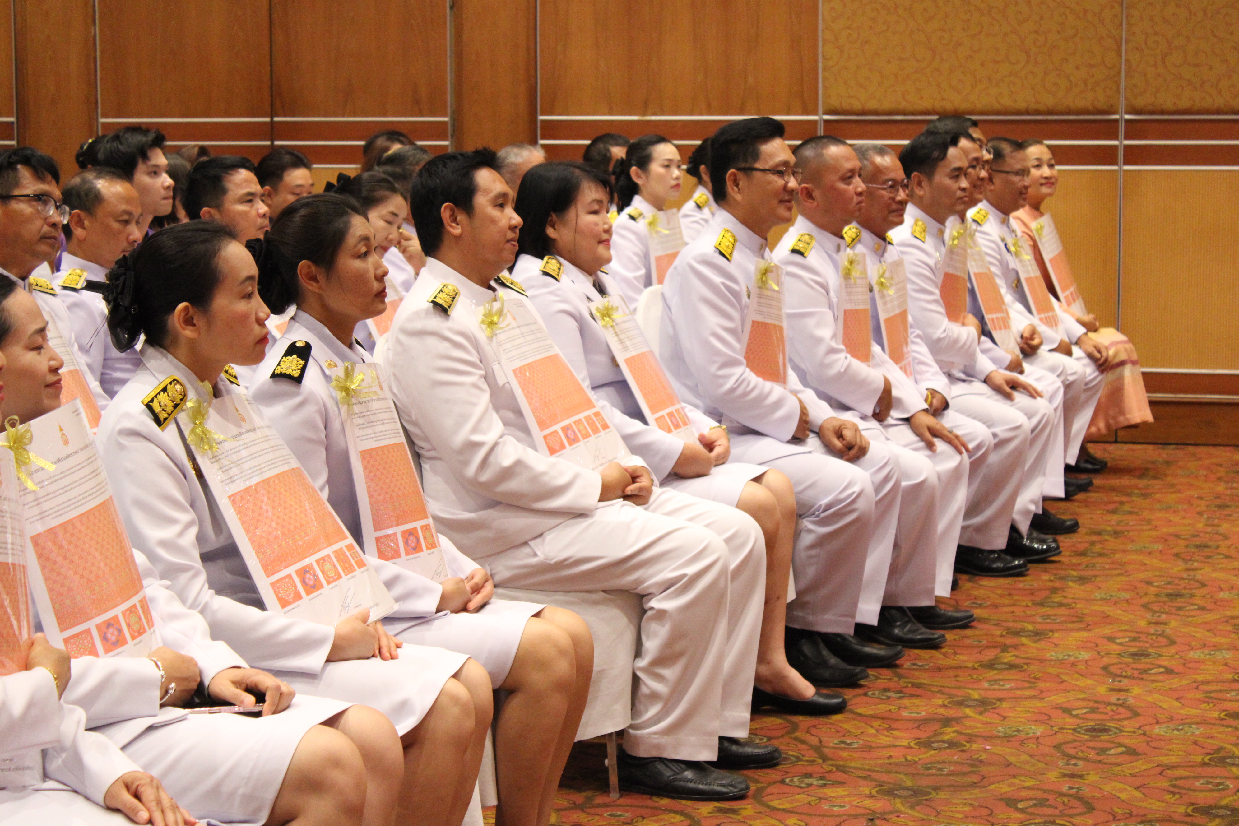 #น่านไม่เนิบ #NAN3FAST จังหวัดน่าน จัดพิธีมอบแบบลายผ้าพระราชทาน “ผ้าลายสิริราชพัสตราภรณ์” สืบสานและส่งเสริมภูมิปัญญาผ้าไทย ยกระดับหัตถศิลป์ไทยสู่มาตรฐานสากล ตามแนวพระดำริของสมเด็จพระเจ้าลูกเธอ เจ้าฟ้าสิริวัณณวรี นารีรัตนราชกัญญา