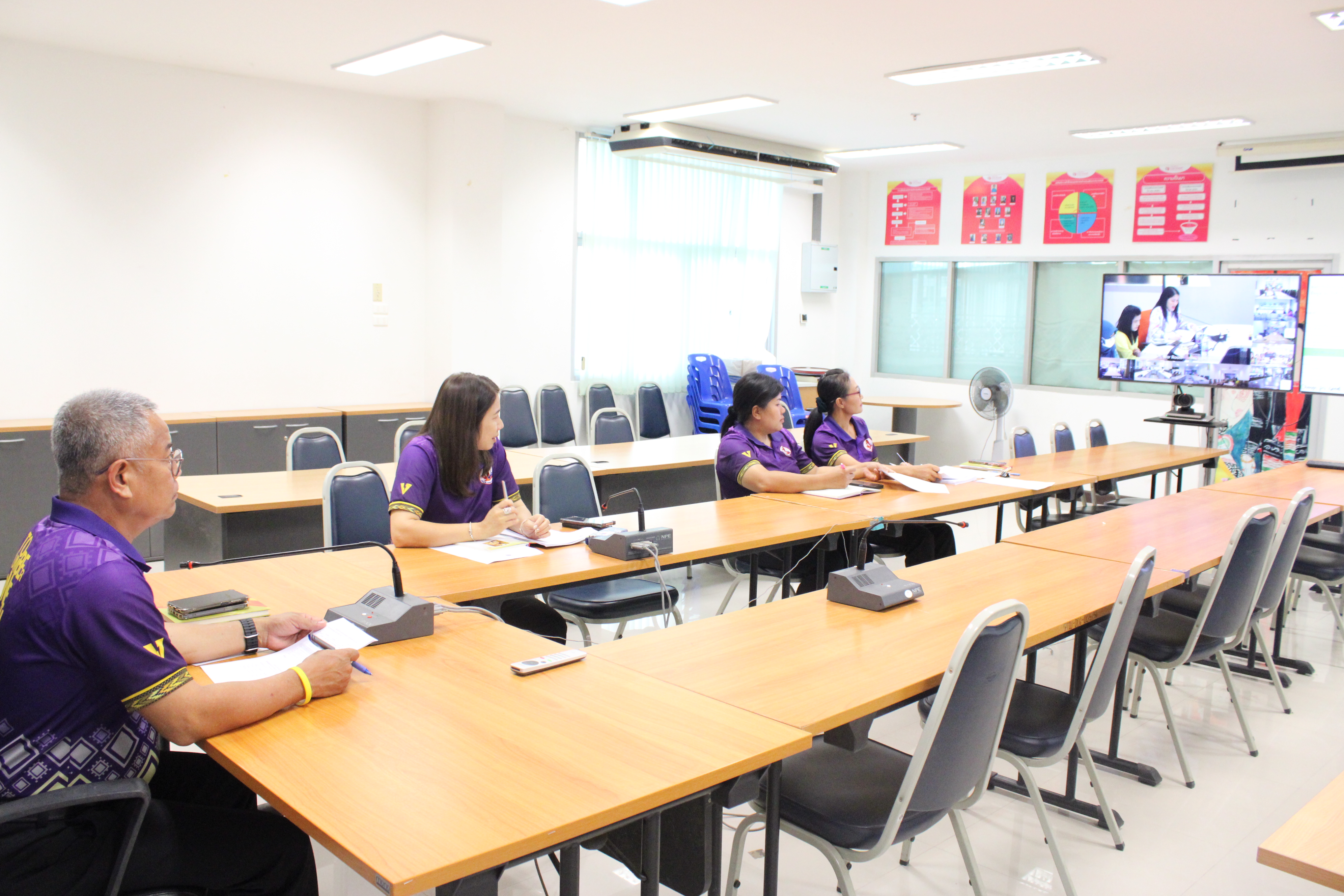 #น่านไม่เนิบ #NAN3FAST พช.น่าน ร่วมประชุมคณะกรรมการติดตามเร่งรัดการเบิกจ่ายงบประมาณรายจ่ายประจำปีงบประมาณ พ.ศ. 2568 ของกรมการพัฒนาชุมชน ครั้งที่ 5/2568 ผ่านระบบวีดิทัศน์ทางไกล (Video Conference)