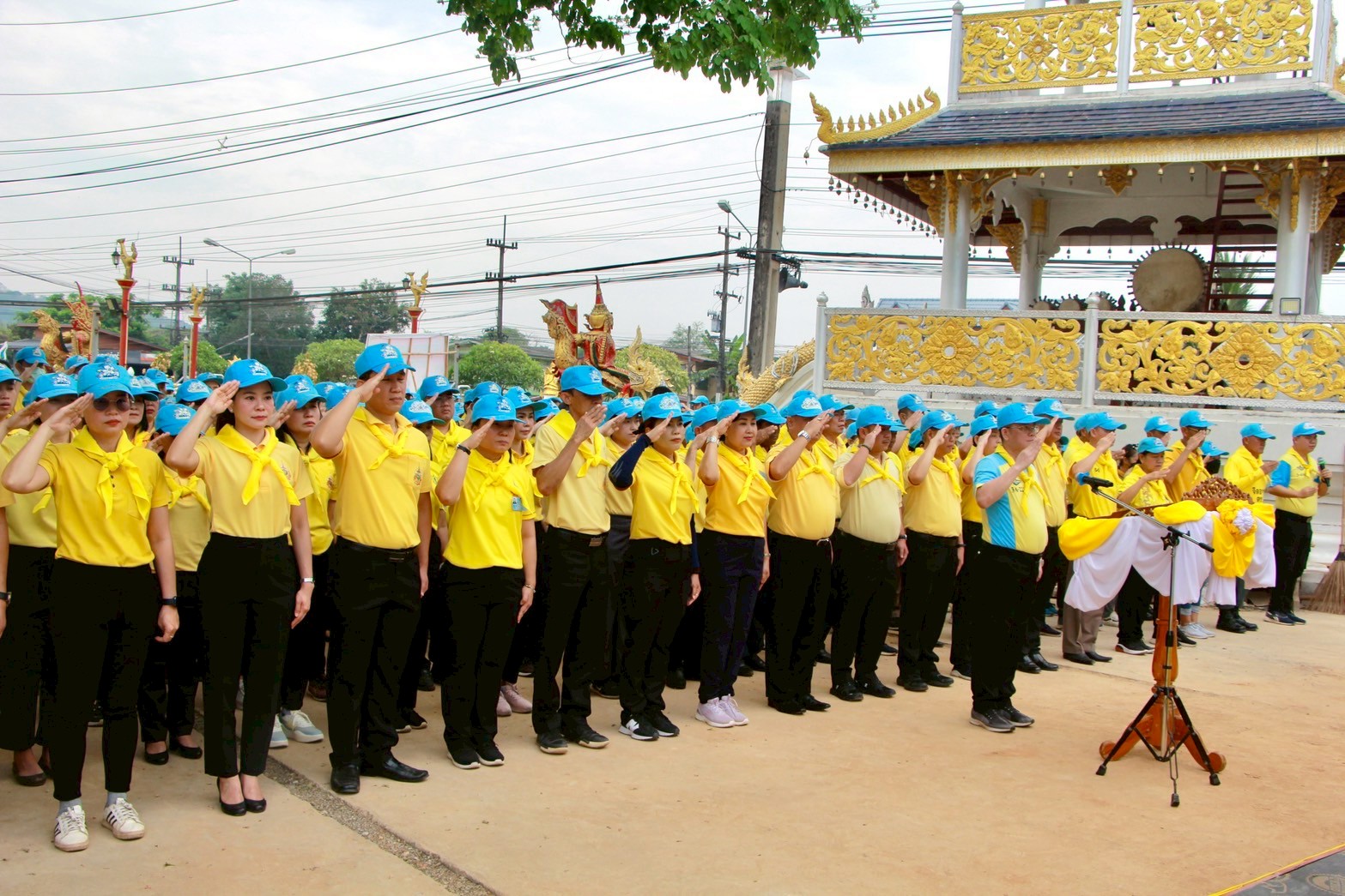 #น่านไม่เนิบ#NAN3FAST พช.น่าน ร่วมกิจกรรมจิตอาสาบำเพ็ญสาธารณประโยชน์และบำเพ็ญสาธารณกุศล เนื่องในวันพระบาทสมเด็จพระพุทธยอดฟ้าจุฬาโลกมหาราช และวันที่ระลึกมหาจักรีบรมราชวงศ์ (วันจักรี) ประจำปี พ.ศ. 2568