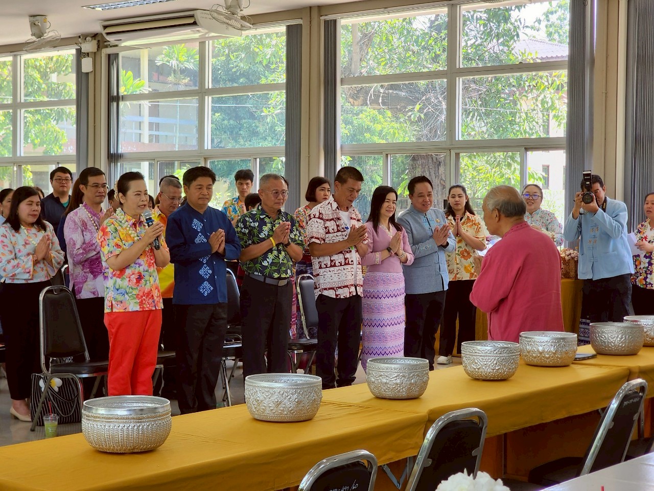 #น่านไม่เนิบ#NAN3FAST พช.น่าน ร่วมรดน้ำดำหัวข้าราชการบำนาญ และผู้ตรวจราชการกรมฯ สืบสานประเพณีสงกรานต์ ประจำปีงบประมาณ พ.ศ. 2568