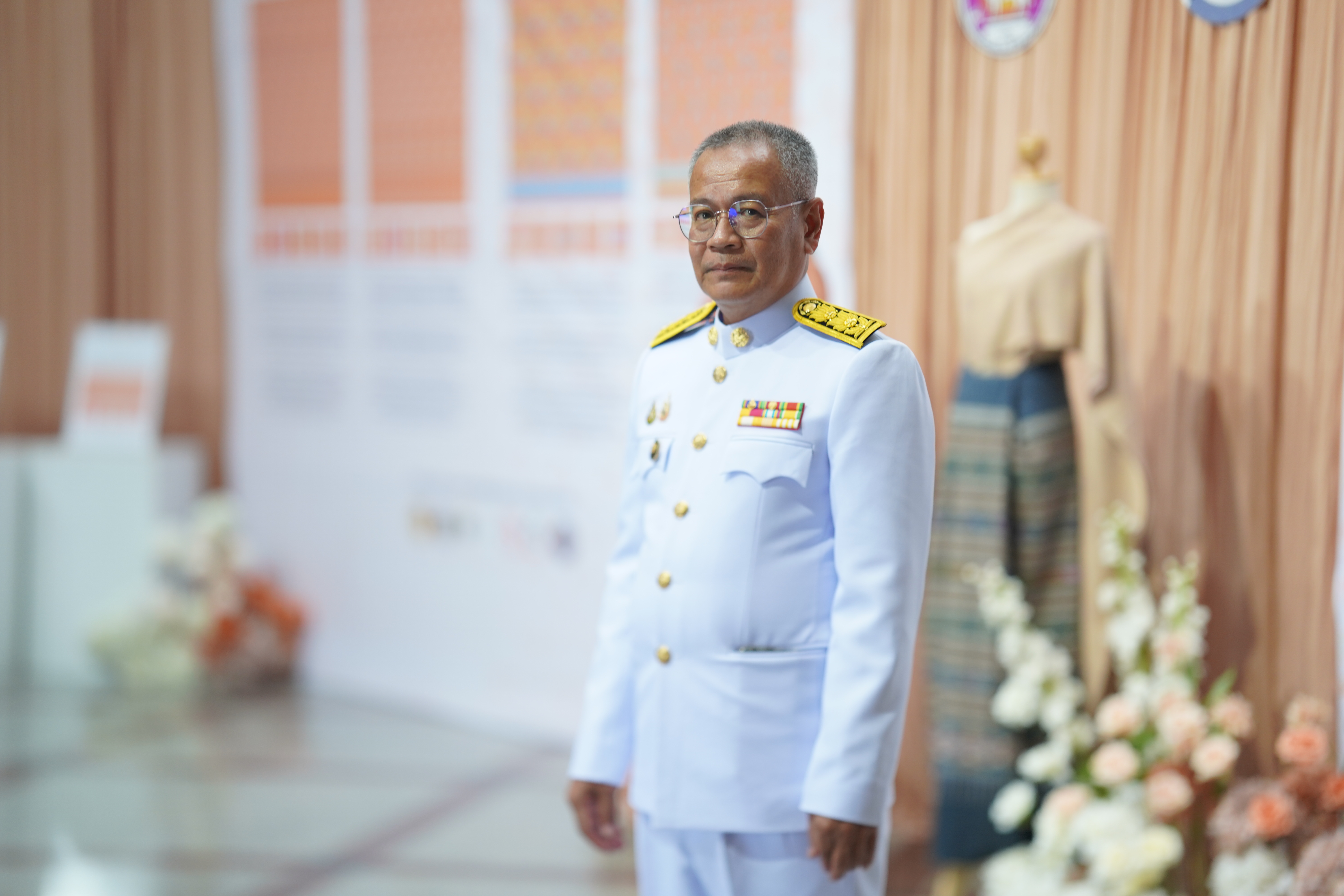 #น่านไม่เนิบ #NAN3FAST จังหวัดน่าน จัดพิธีมอบแบบลายผ้าพระราชทาน “ผ้าลายสิริราชพัสตราภรณ์” สืบสานและส่งเสริมภูมิปัญญาผ้าไทย ยกระดับหัตถศิลป์ไทยสู่มาตรฐานสากล ตามแนวพระดำริของสมเด็จพระเจ้าลูกเธอ เจ้าฟ้าสิริวัณณวรี นารีรัตนราชกัญญา